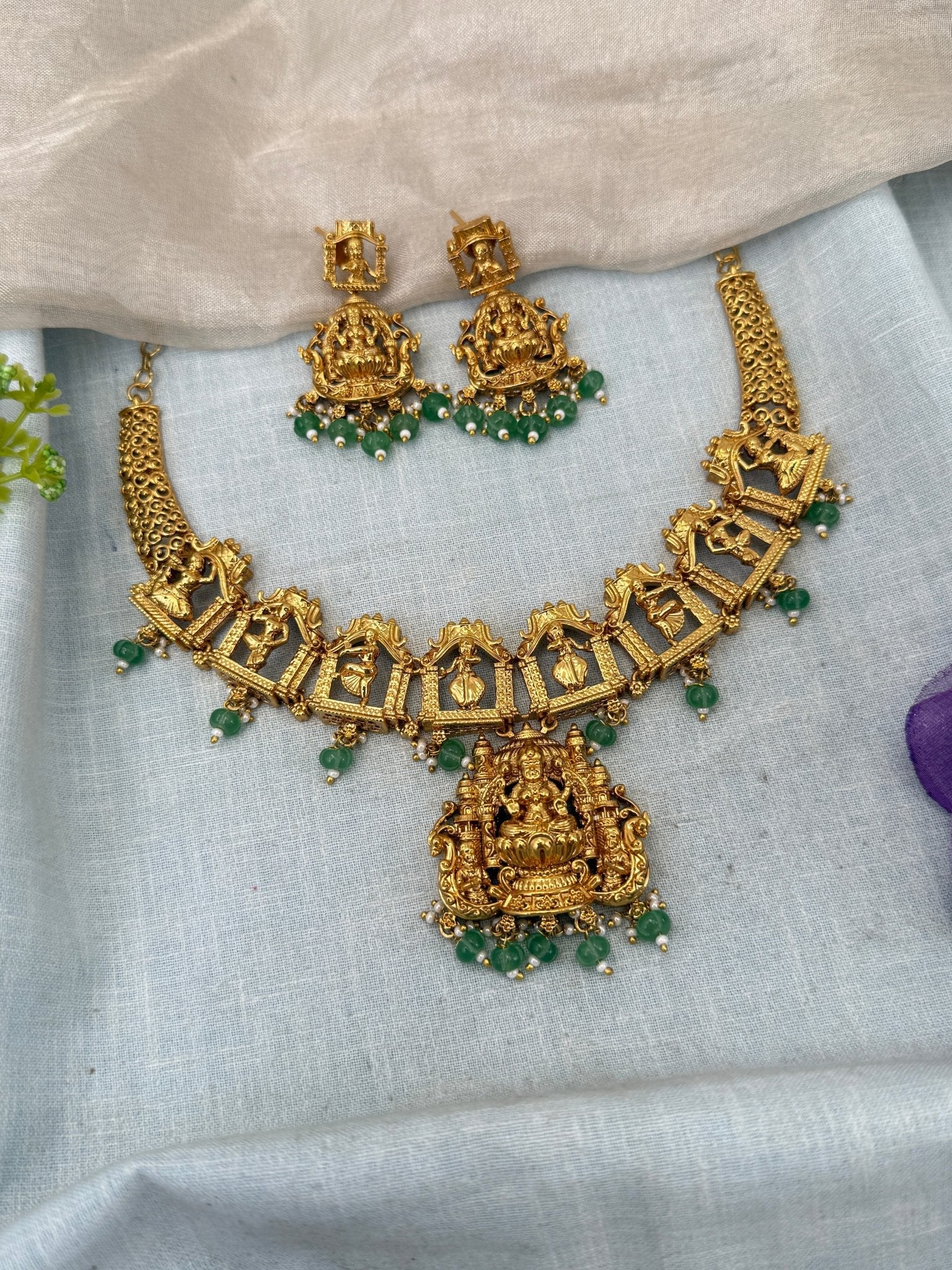 Luxurious Antique Lakshmi Short Necklace Set 0467 - Mahilas