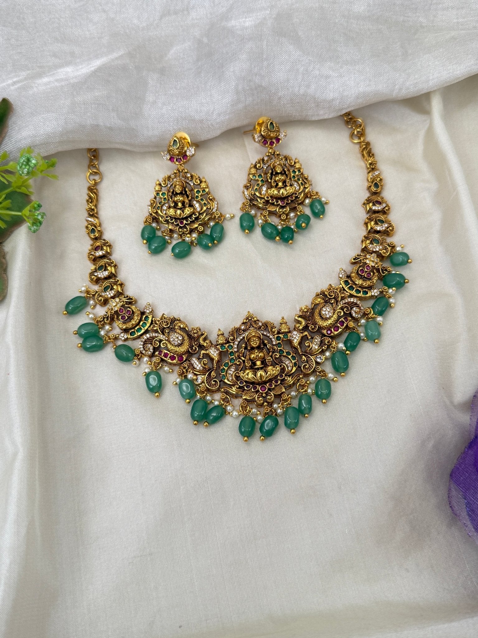 Luxurious Antique Lakshmi Short Necklace Set 0469 - Mahilas