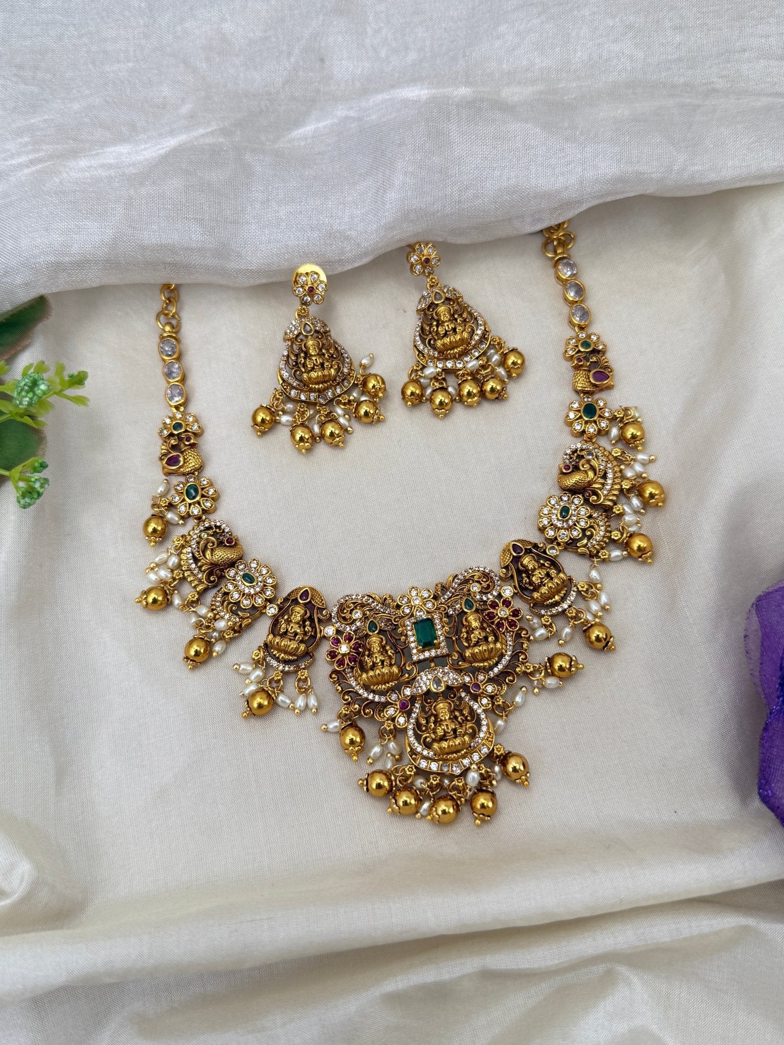 Luxurious Antique Lakshmi Short Necklace Set 0472 - Mahilas