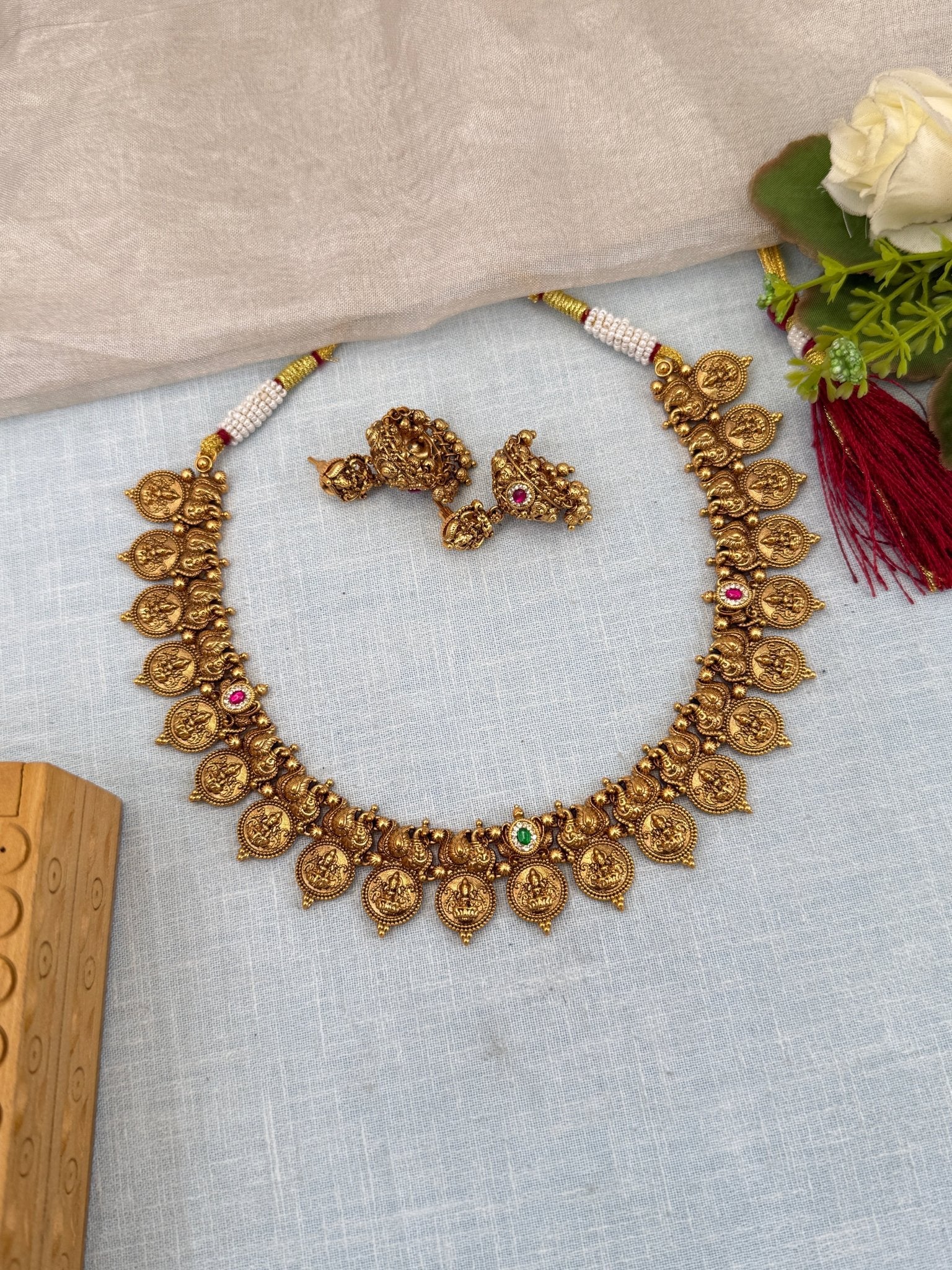 Luxurious Antique Lakshmi Short Necklace Set 0560 - Mahilas