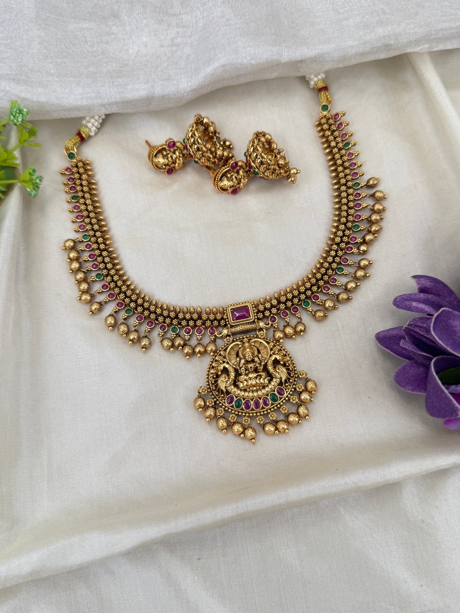 Luxurious Antique Lakshmi Short Necklace Set 0569 - Mahilas