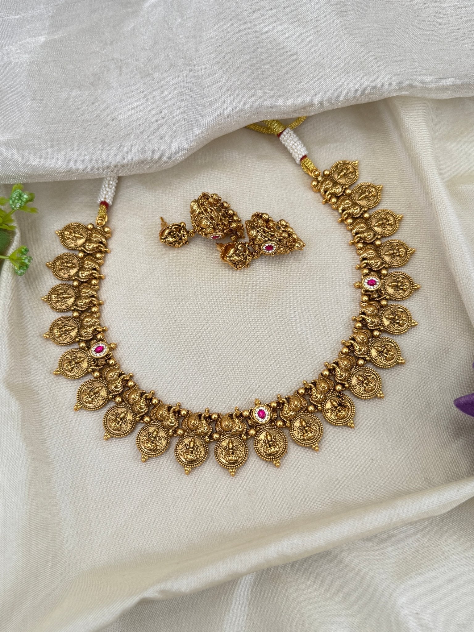 Luxurious Antique Lakshmi Short Necklace Set 0571 - Mahilas