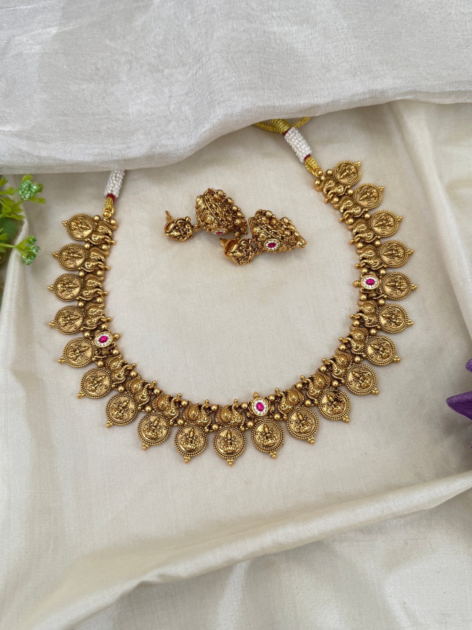 Luxurious Antique Lakshmi Short Necklace Set 0571 - Mahilas