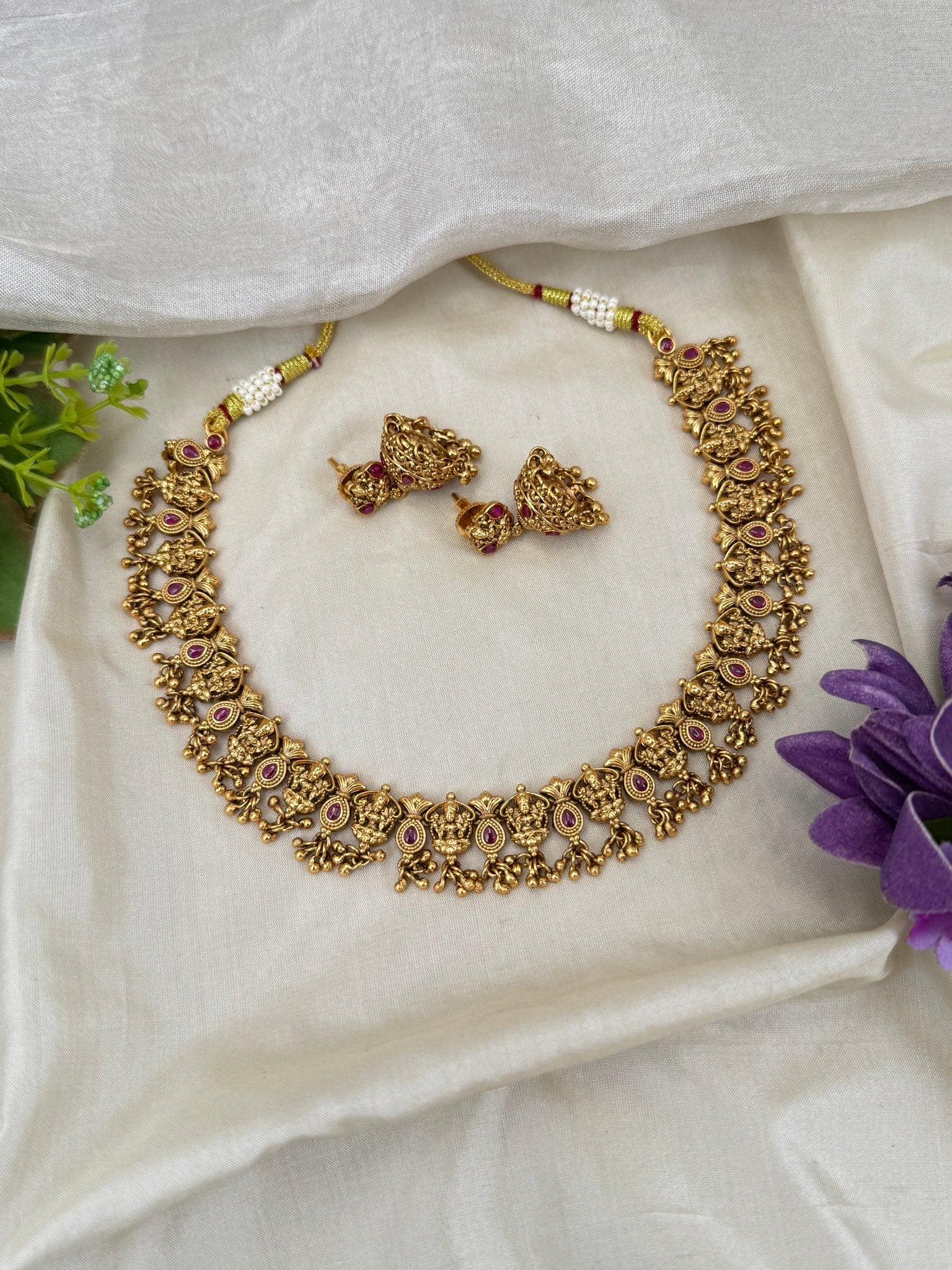 Luxurious Antique Lakshmi Short Necklace Set 0573 - Mahilas