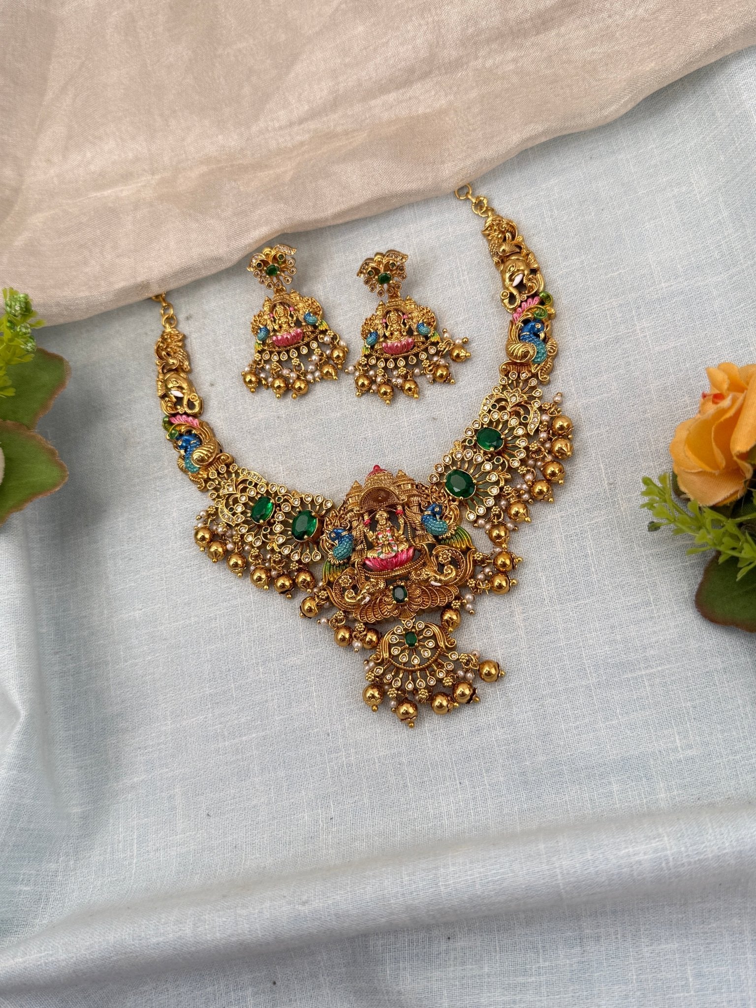 Luxurious Antique Lakshmi Short Necklace Set 0742 - Mahilas