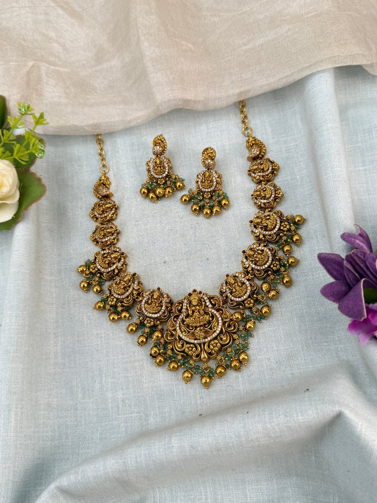 Luxurious Antique Lakshmi Short Necklace Set 0837 - Mahilas