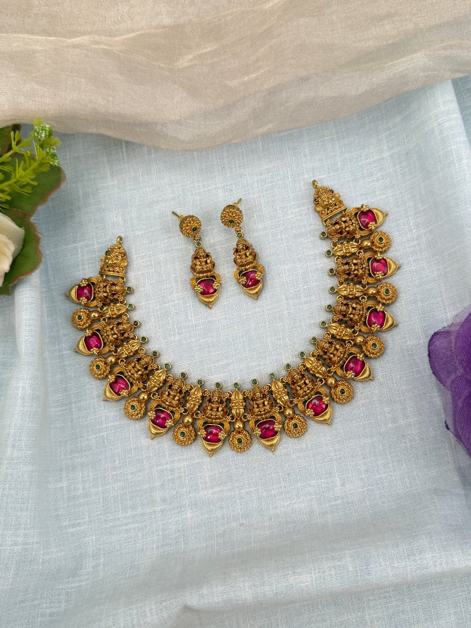 Luxurious Antique Lakshmi Stone Short Necklace Set 0637 - Mahilas