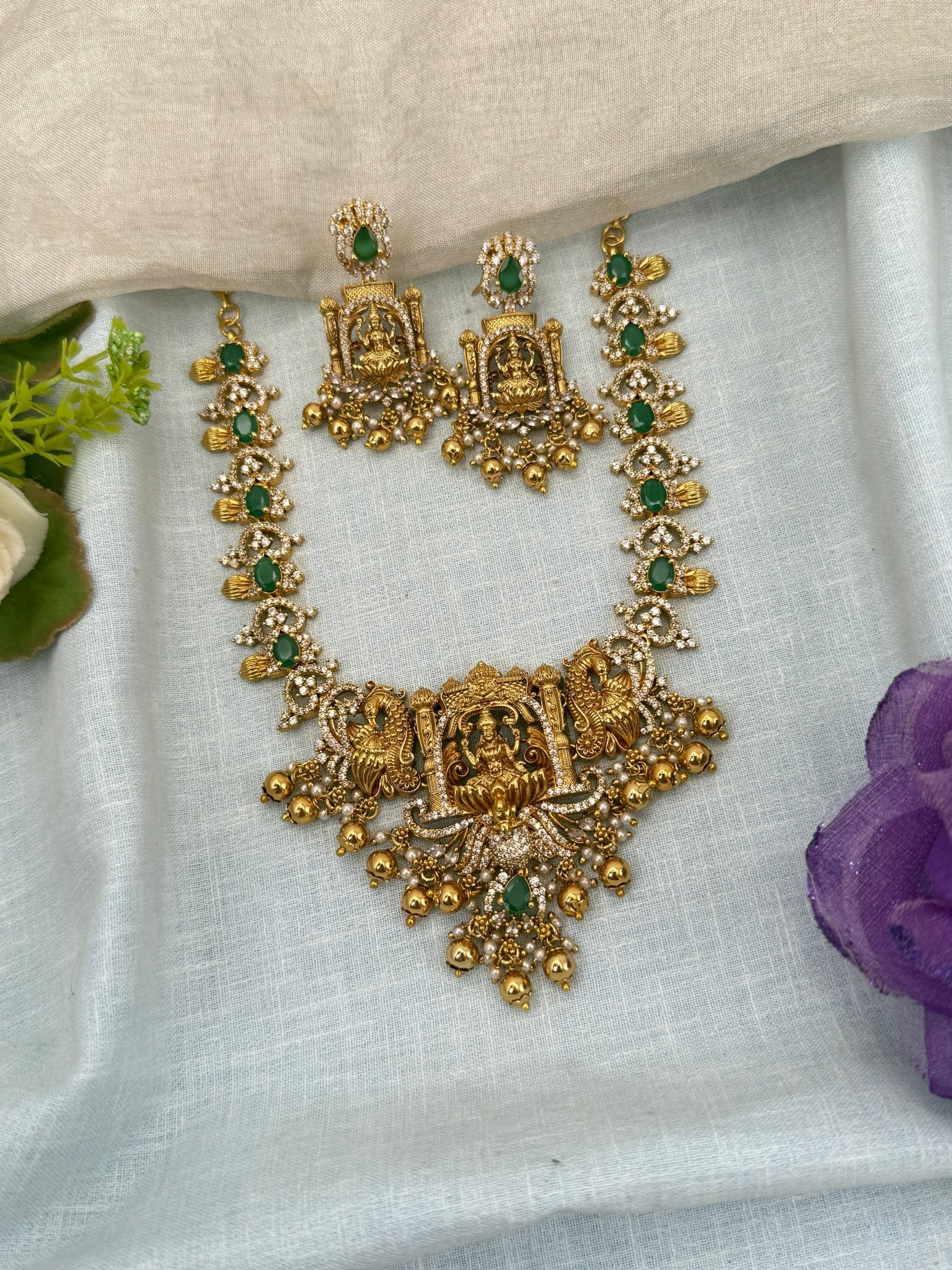 Luxurious Antique Lakshmi Stone Short Necklace Set 0673 - Mahilas