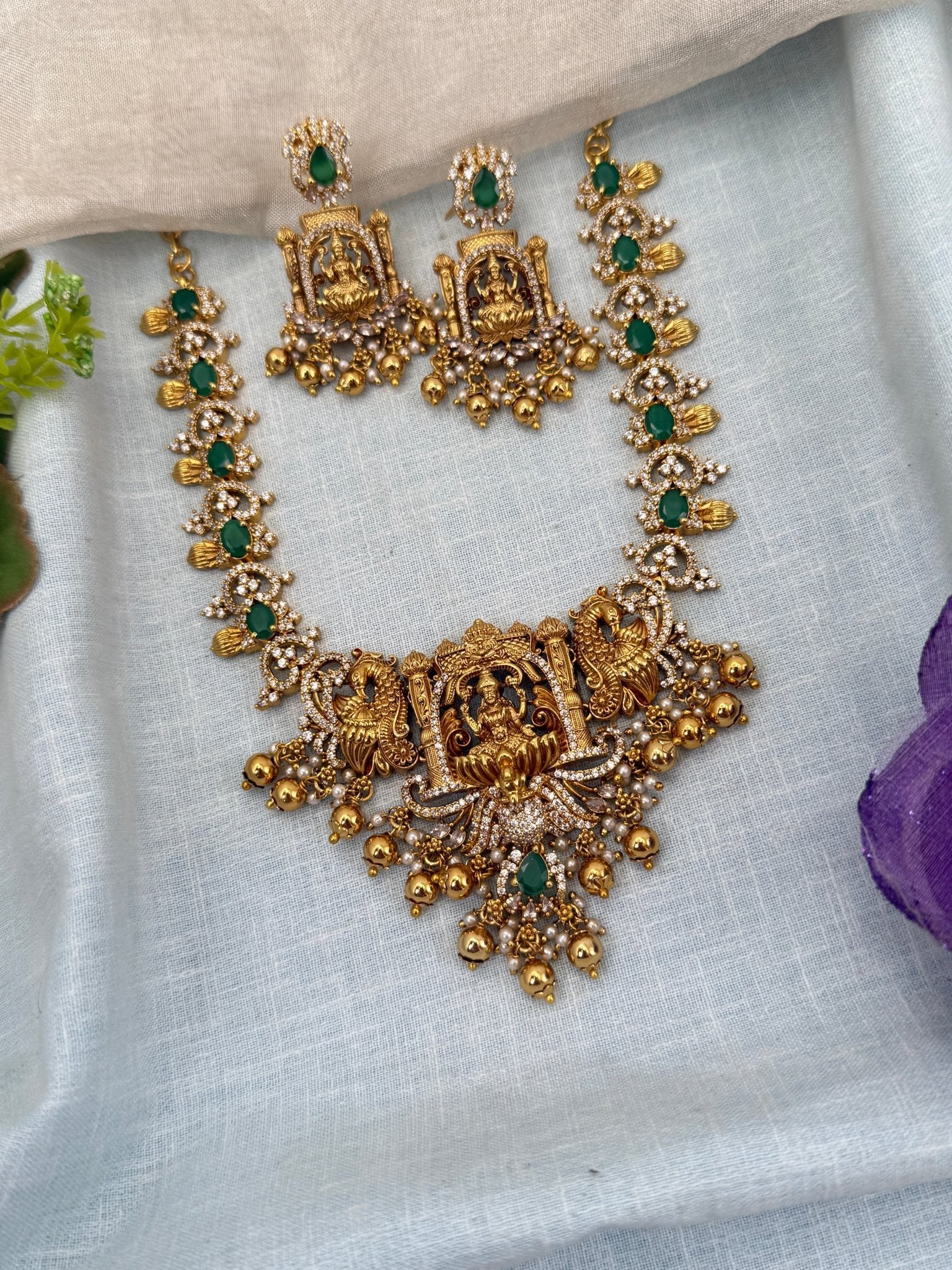 Luxurious Antique Lakshmi Stone Short Necklace Set 0673 - Mahilas