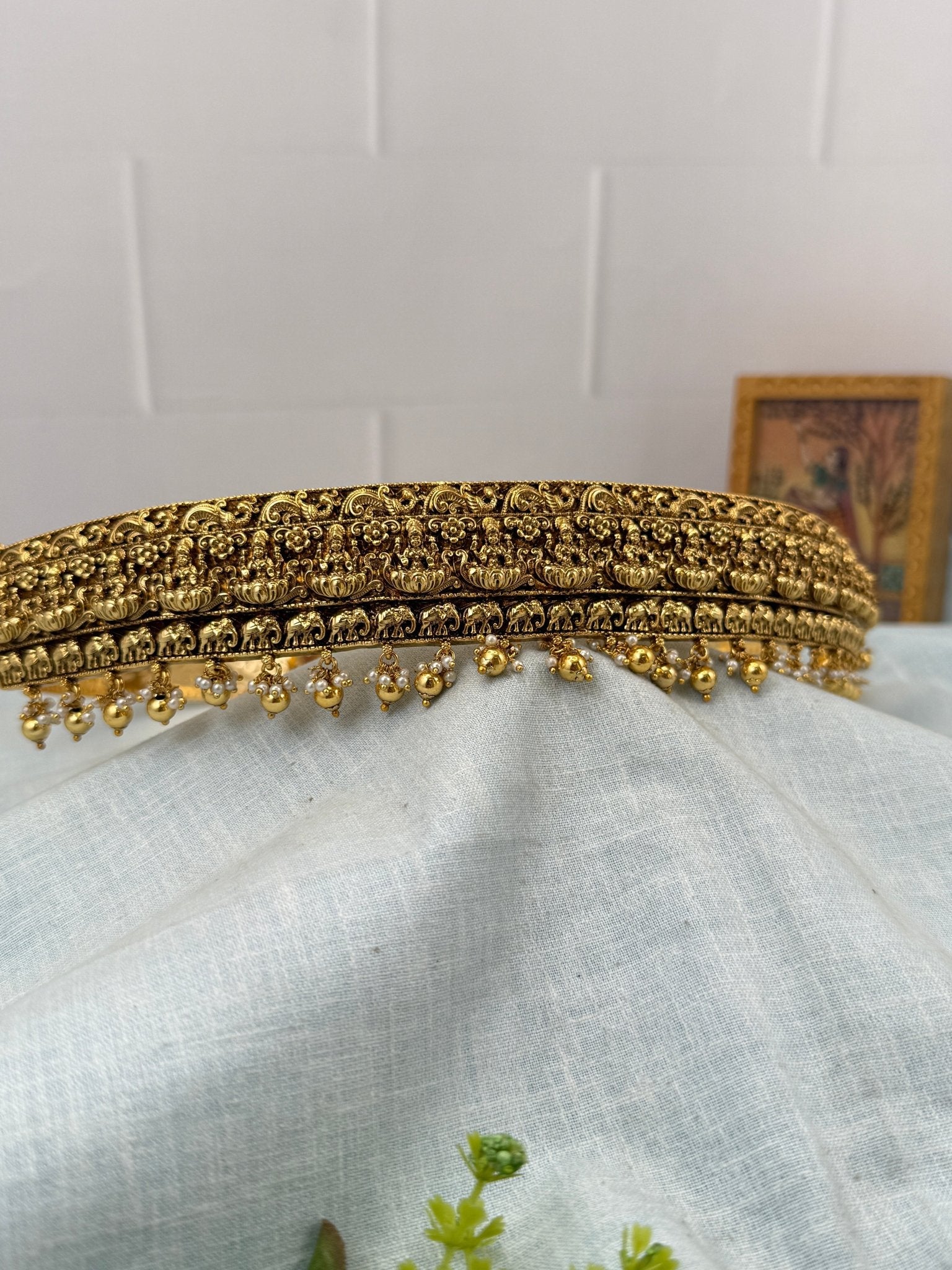 Luxurious Antique Lakshmi Vaddanam Kamarbandh 7258 - Mahilas