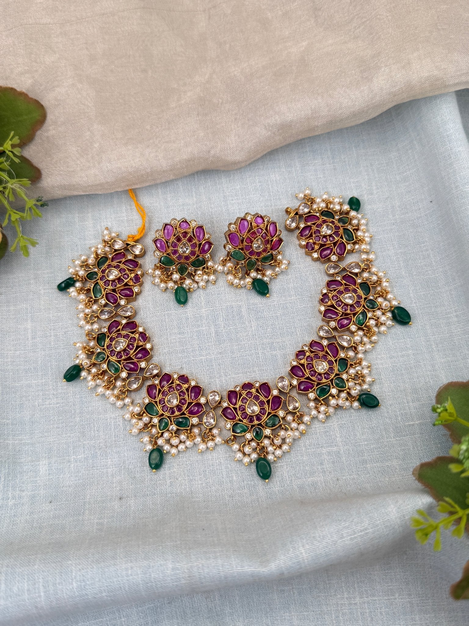 Luxurious Antique Lotus Short Necklace Set 0427 - Mahilas