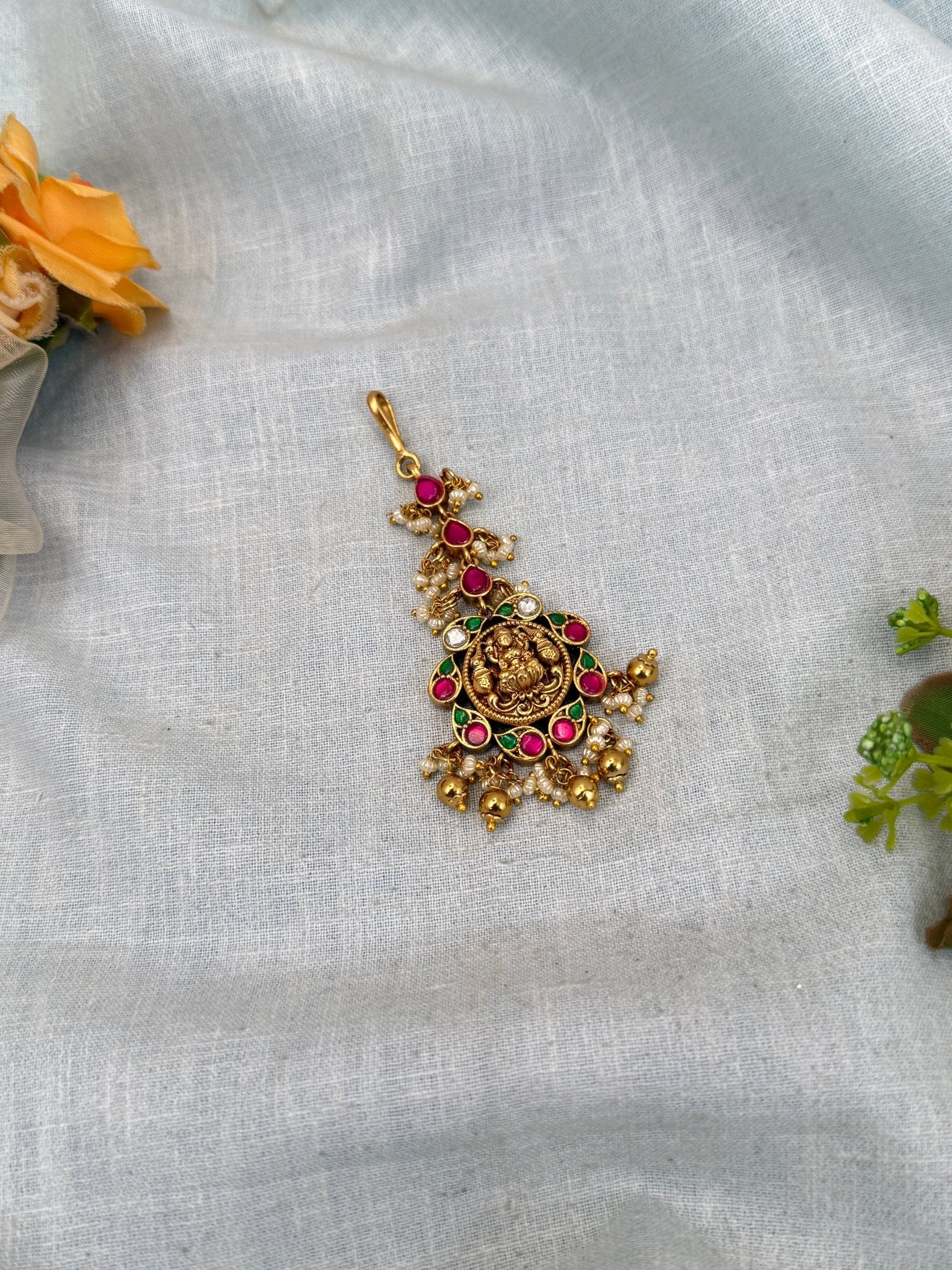 Luxurious Antique Maang Tikka 391 - Mahilas