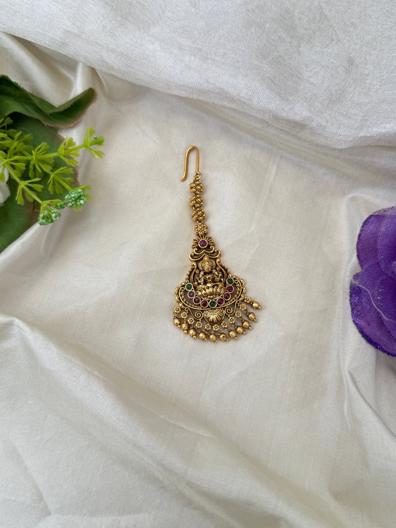 Luxurious Antique Maang Tikka 458 - Mahilas