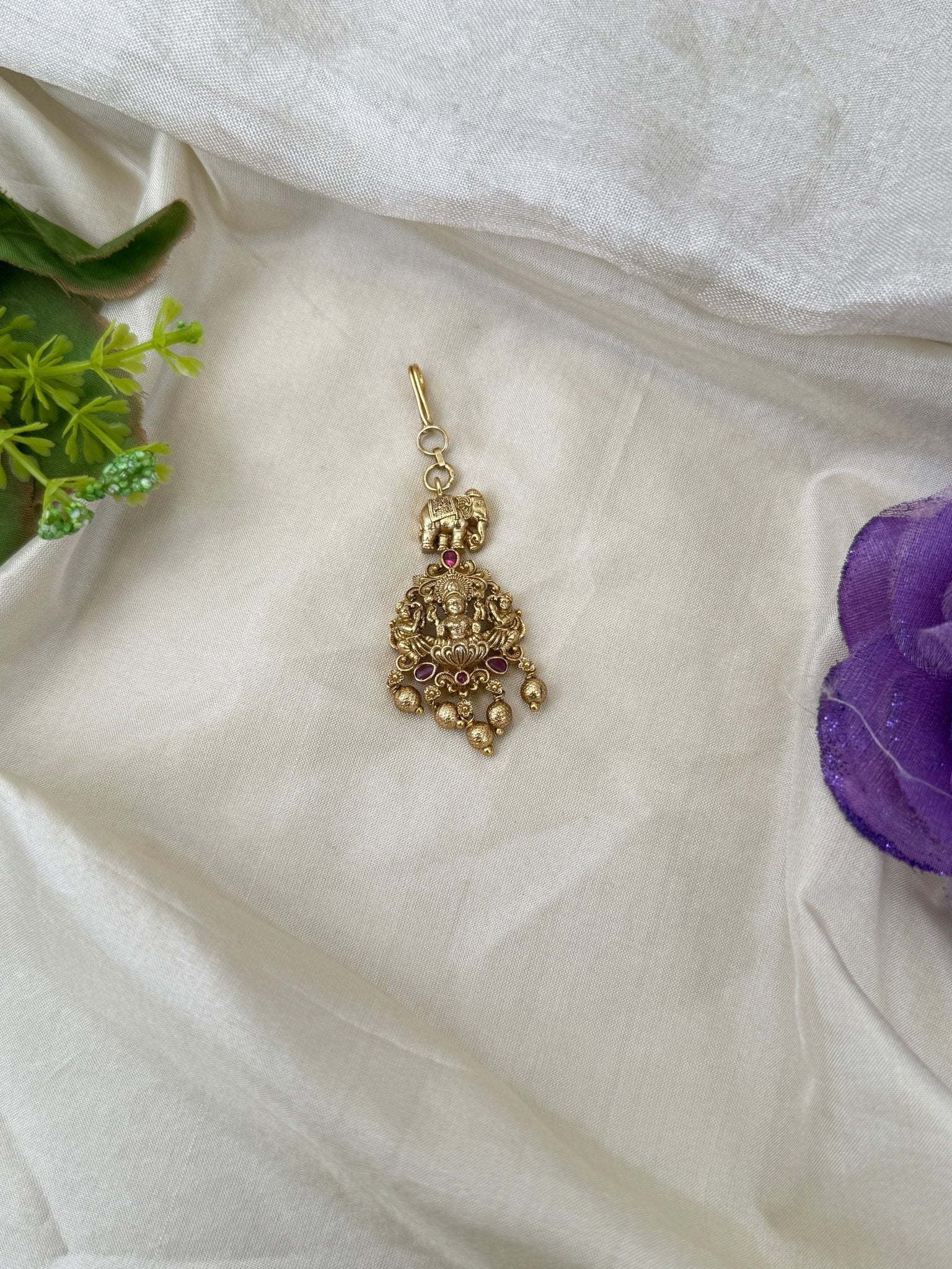 Luxurious Antique Maang Tikka 461 - Mahilas