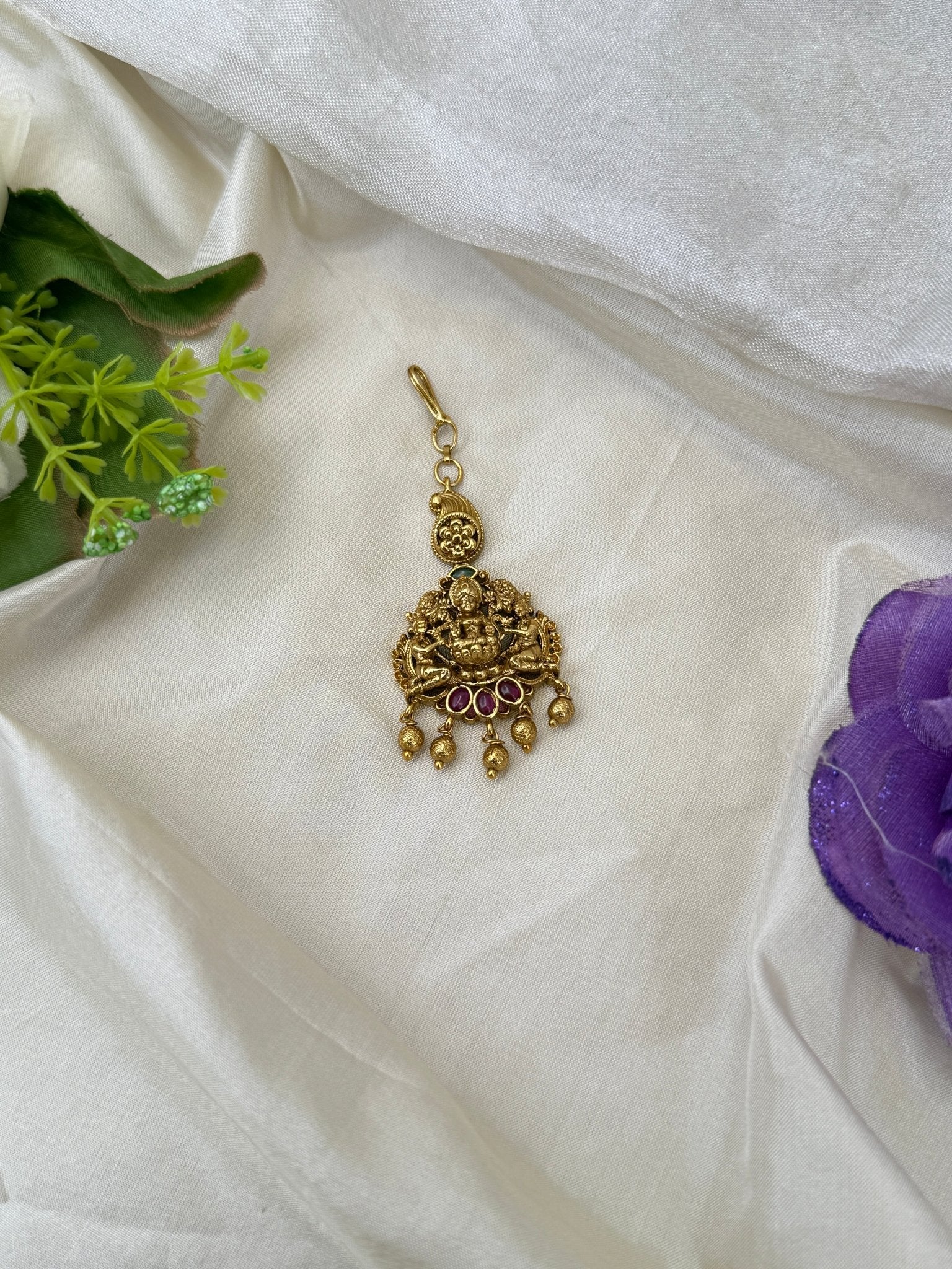 Luxurious Antique Maang Tikka 465 - Mahilas