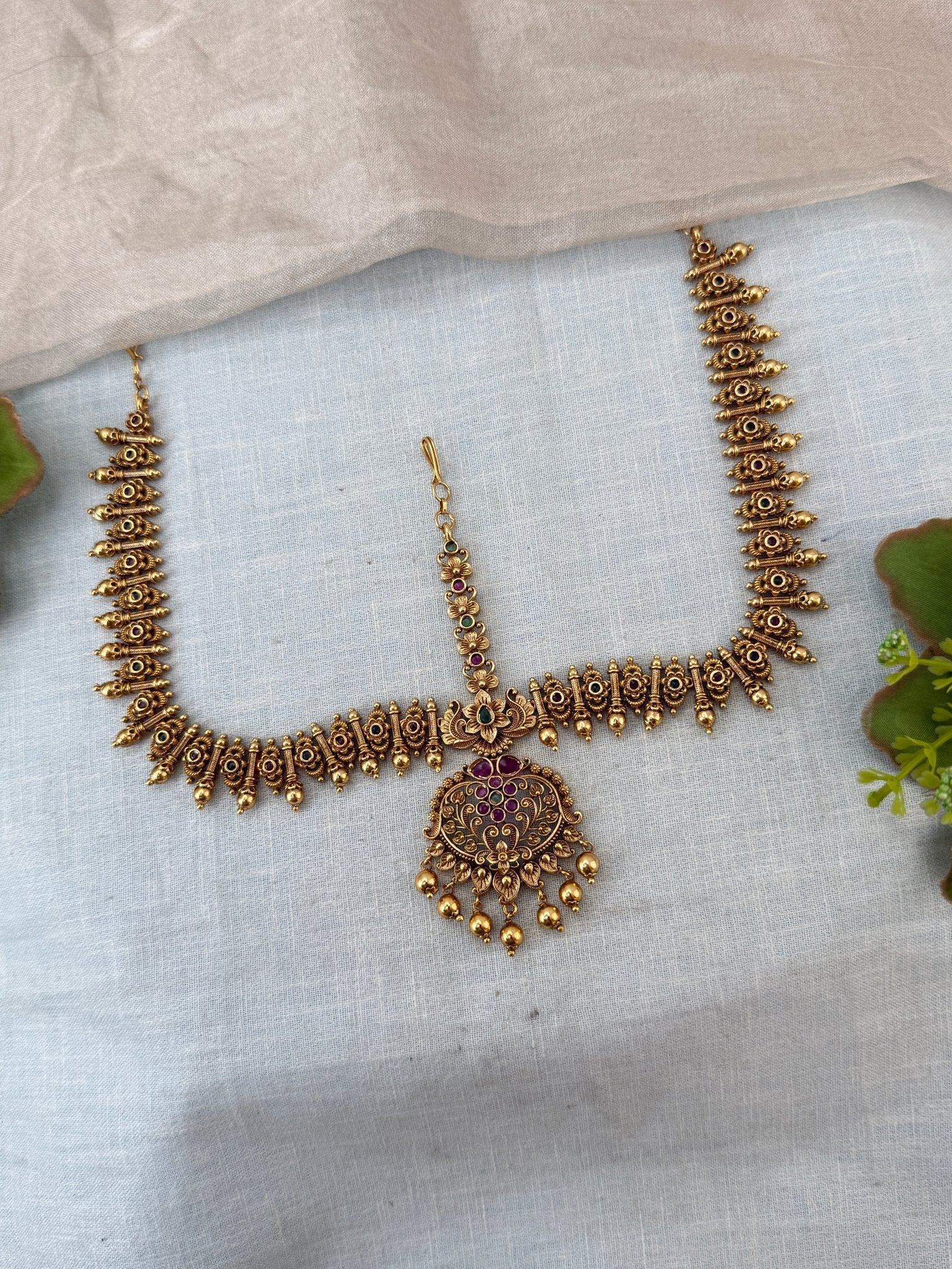 Luxurious Antique Maang Tikka Mathapatti 520 - Mahilas