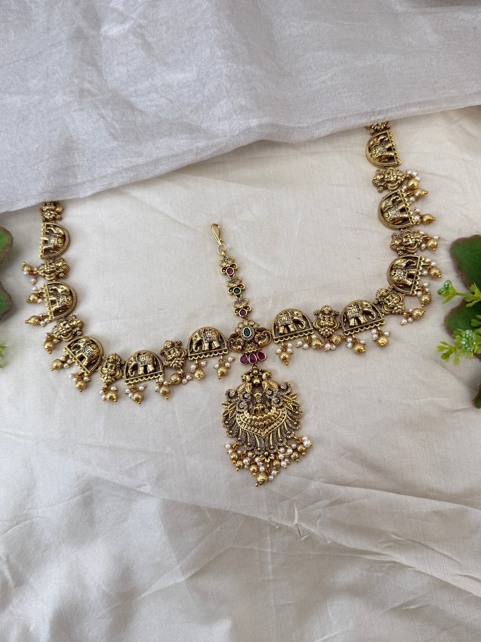 Luxurious Antique Maang Tikka Mathapatti 524 - Mahilas