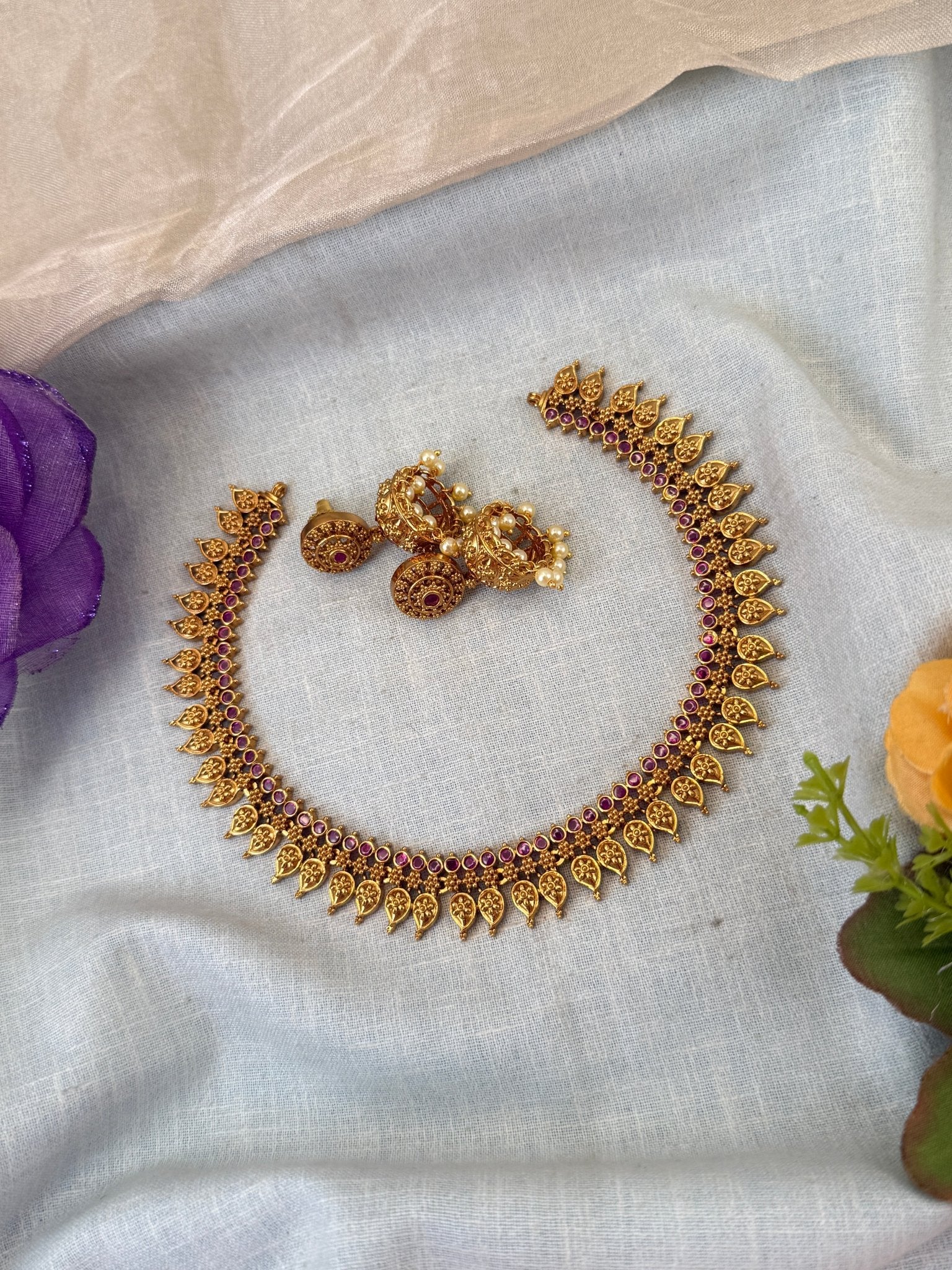 Luxurious Antique Mango Short Necklace Set 0848 - Mahilas