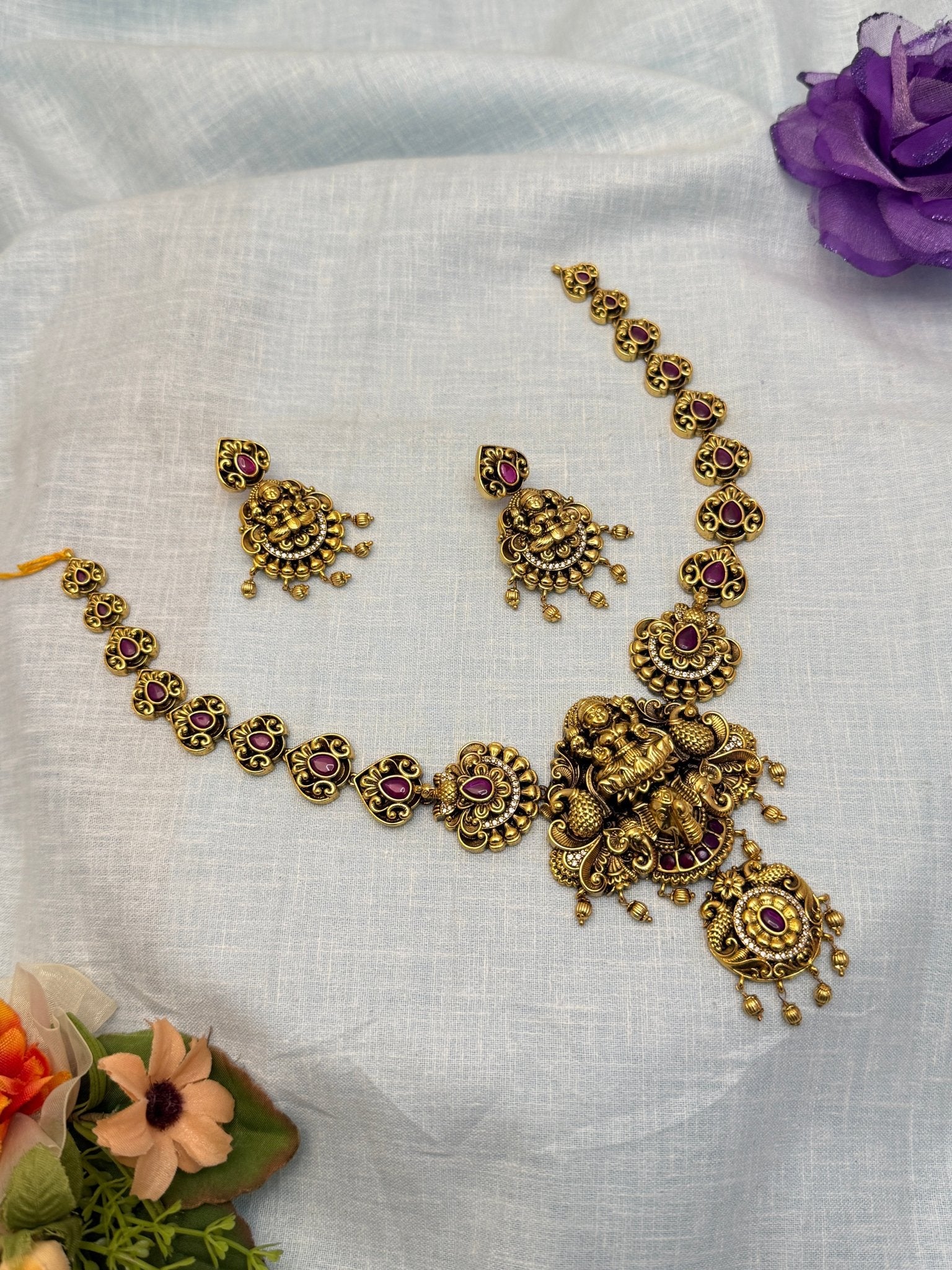 Luxurious Antique Medium Short Necklace Set 515 - Mahilas