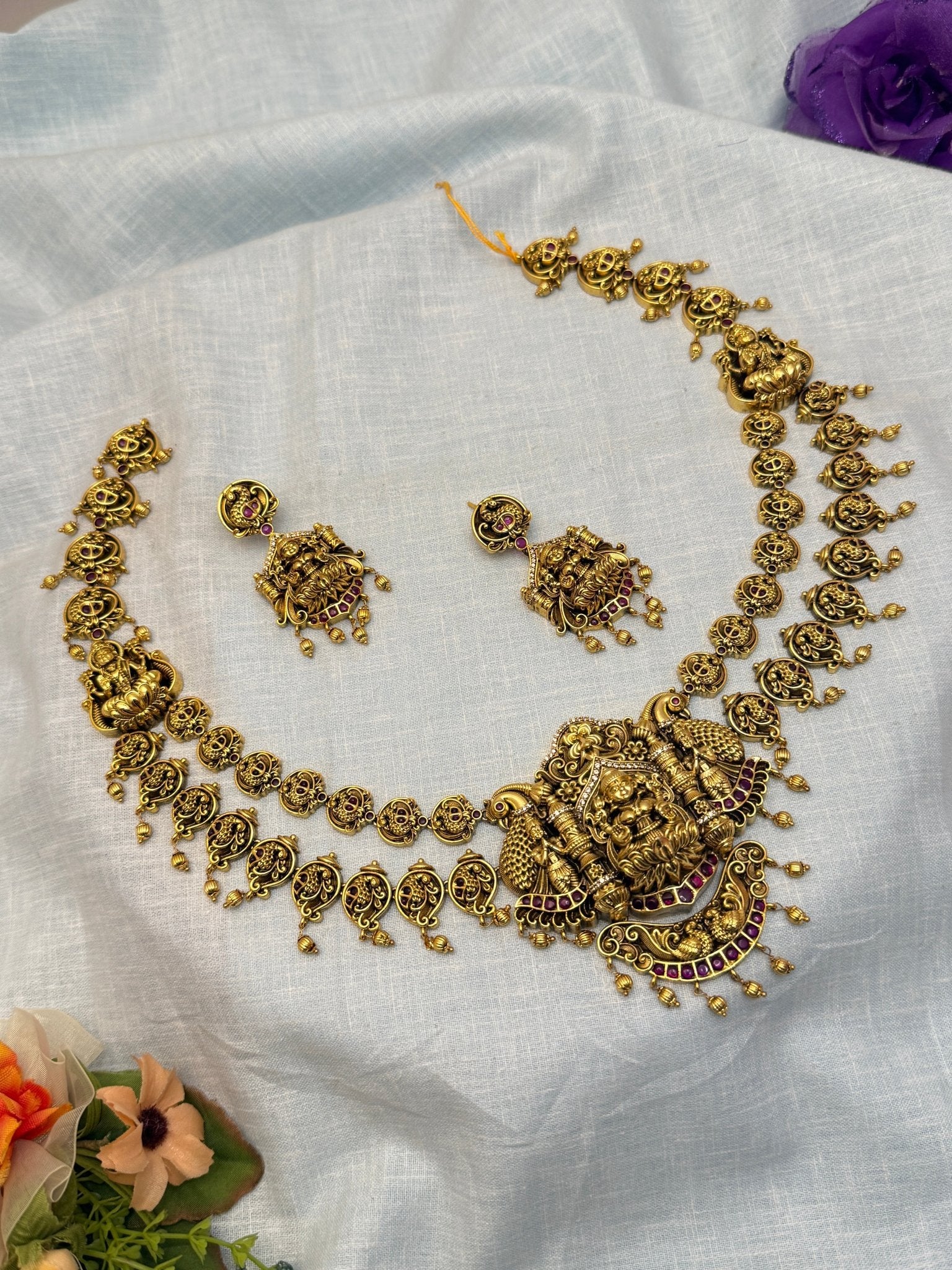 Luxurious Antique Medium Short Necklace Set 519 - Mahilas