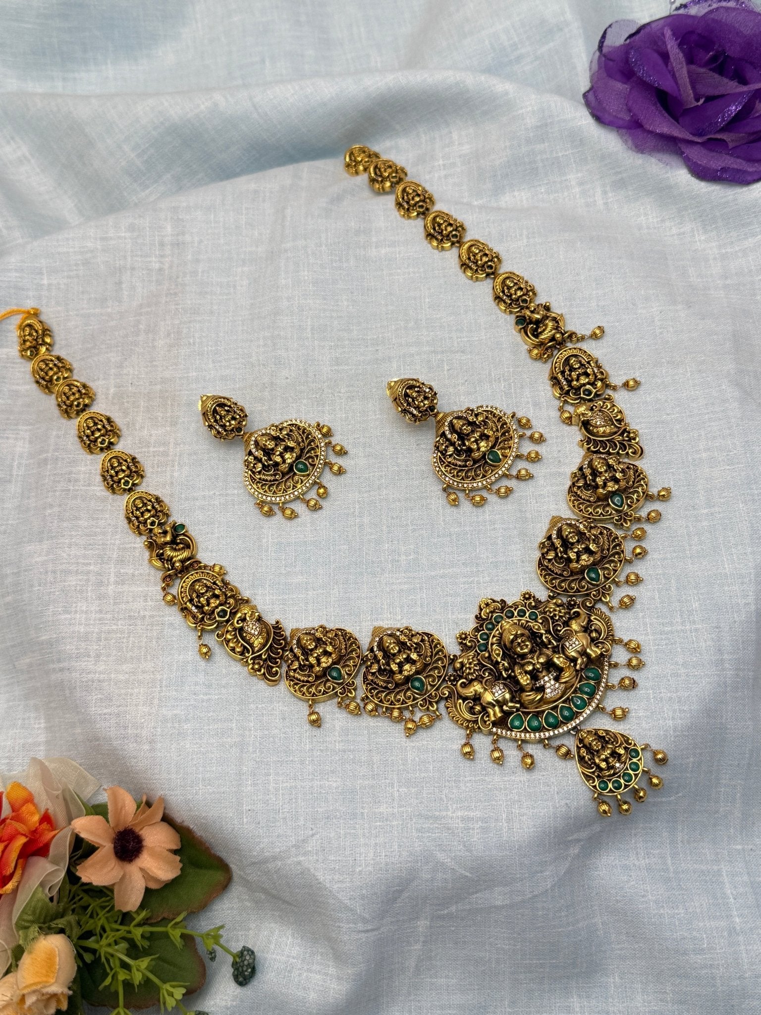 Luxurious Antique Medium Short Necklace Set 521 - Mahilas
