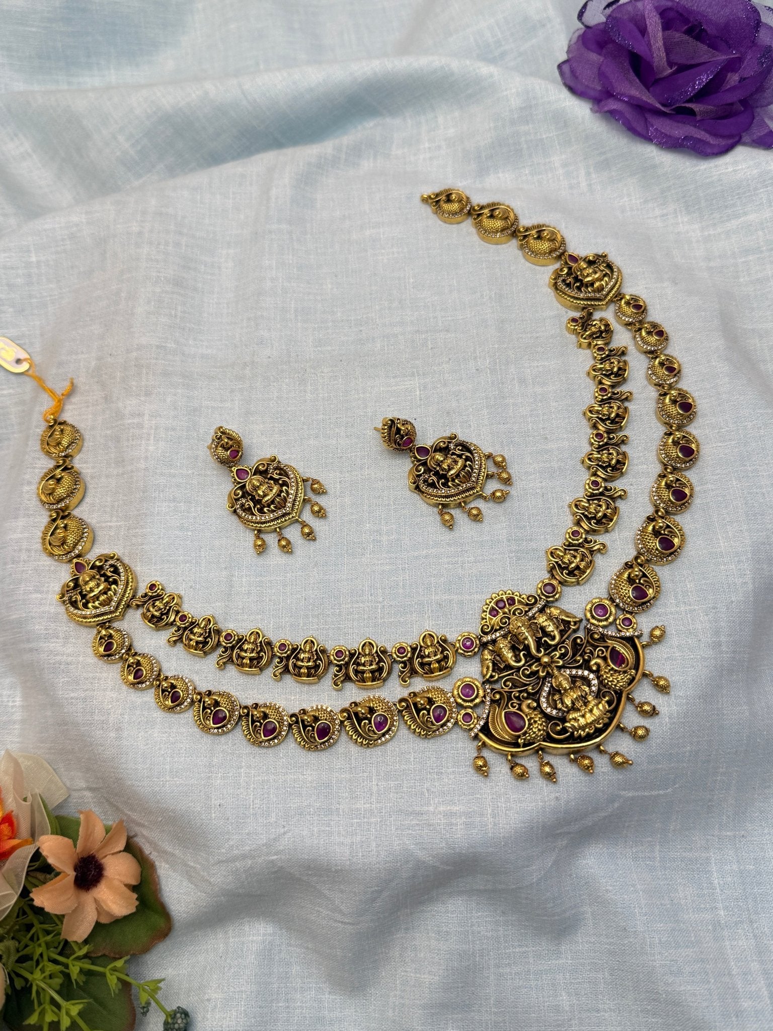 Luxurious Antique Medium Short Necklace Set 523 - Mahilas