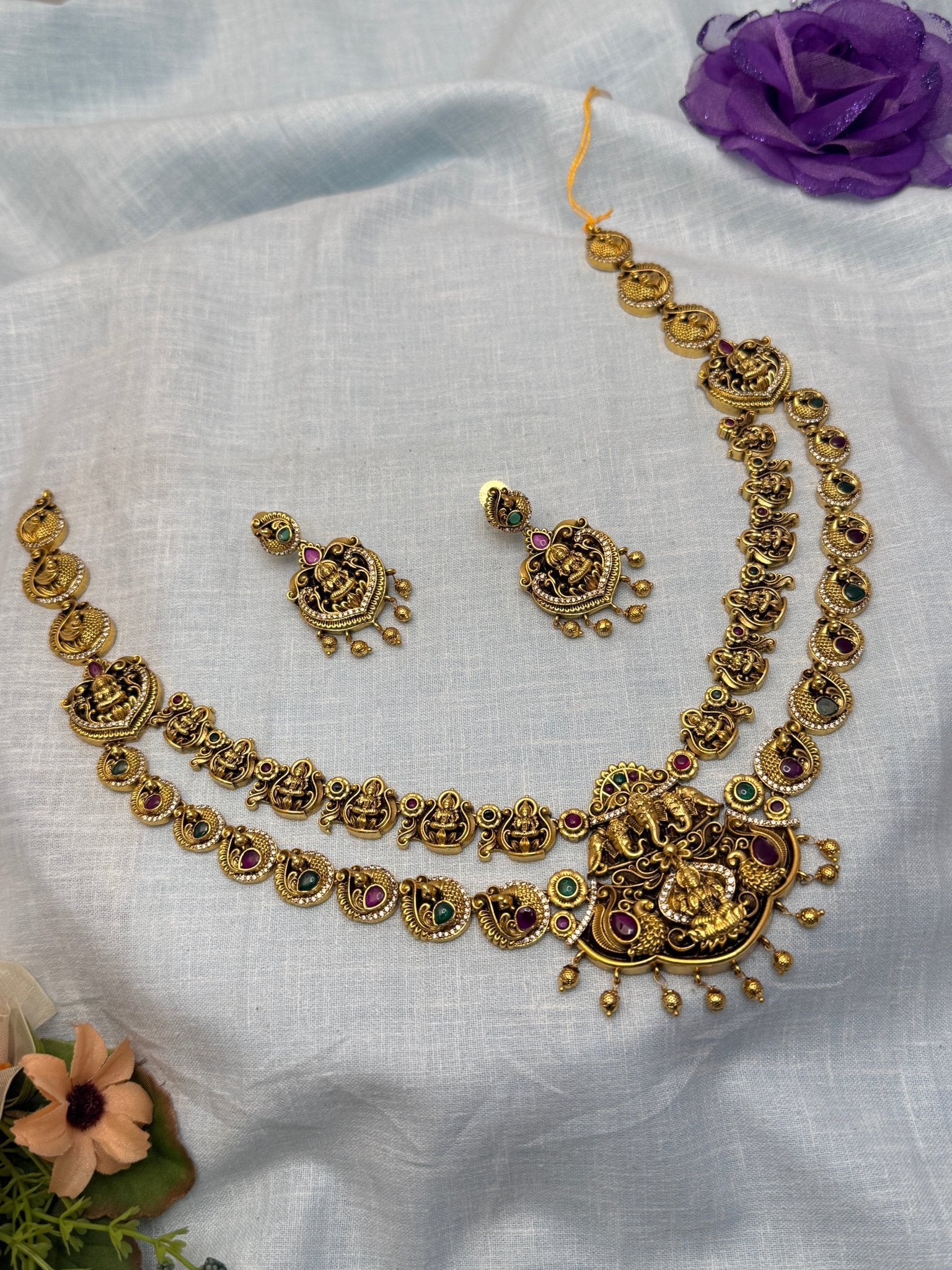 Luxurious Antique Medium Short Necklace Set 524 - Mahilas
