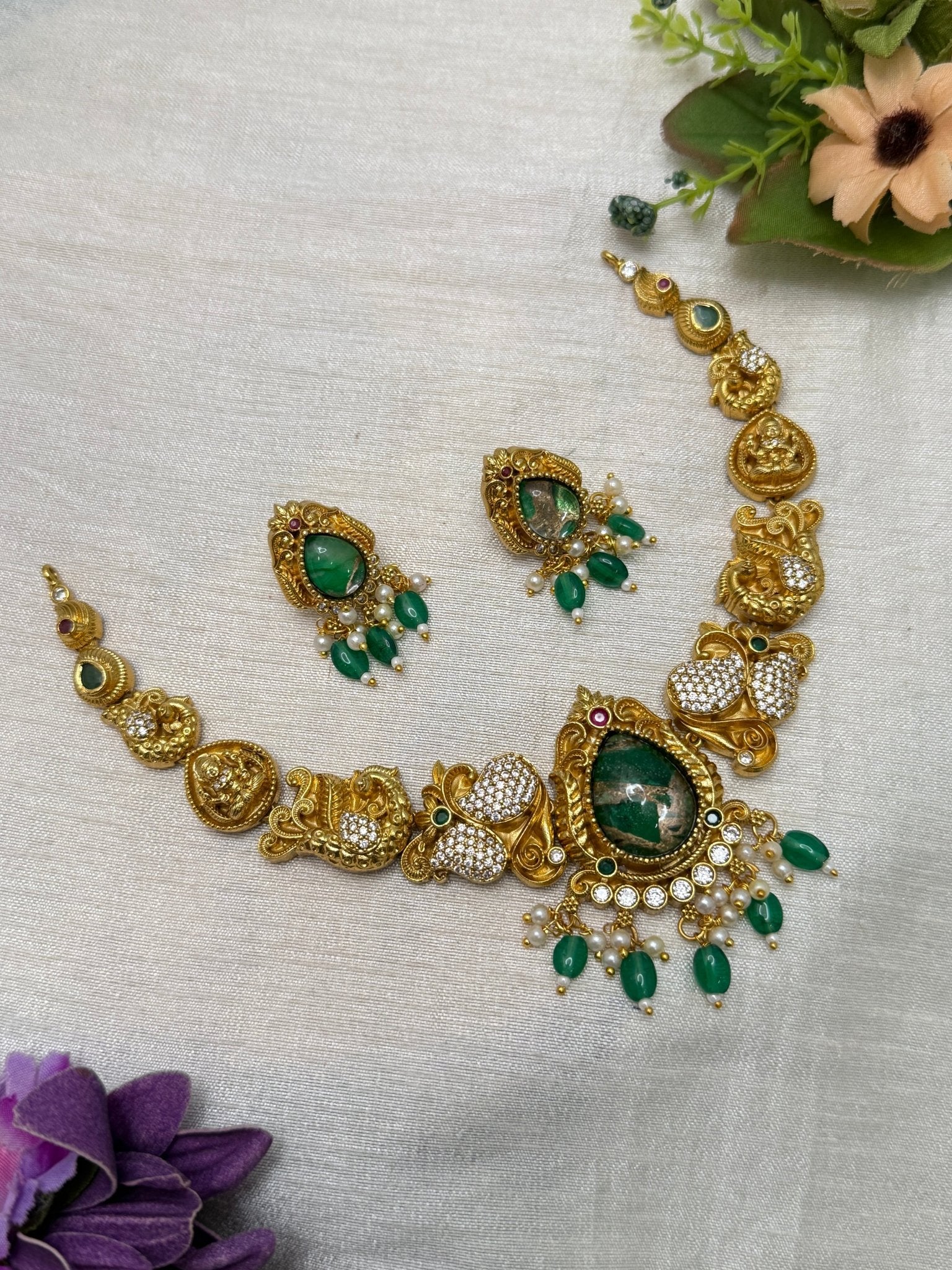 Luxurious Antique Necklace Set 633 - Mahilas