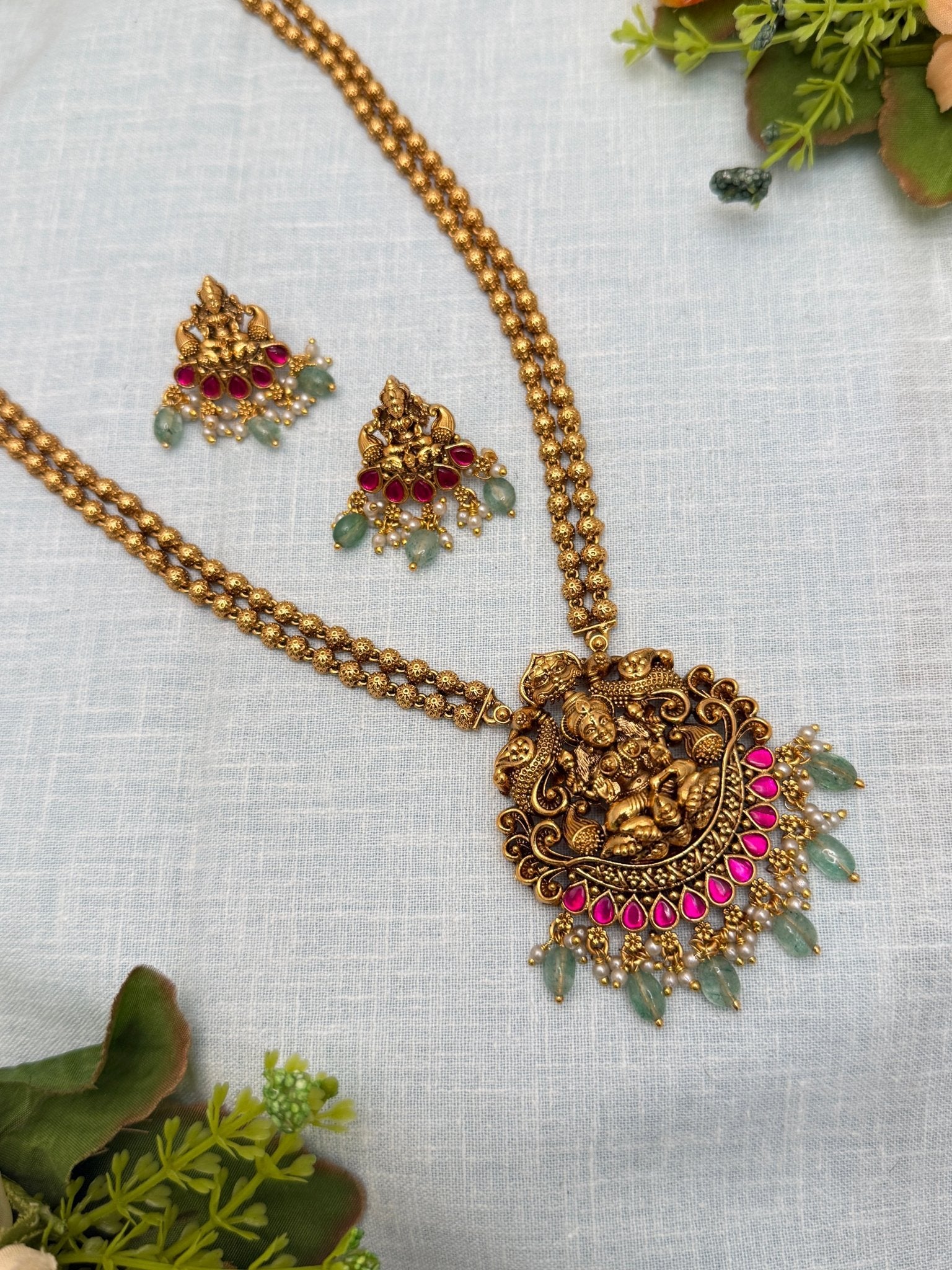 Luxurious Antique Necklace Set 687 - Mahilas