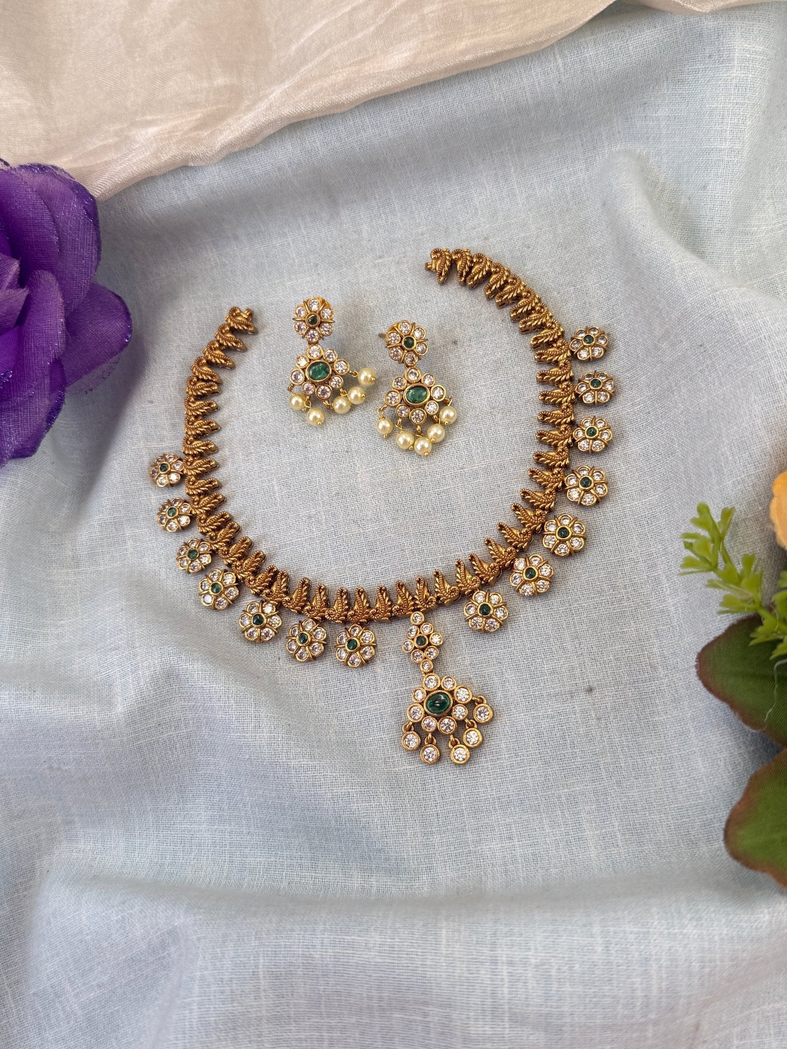 Luxurious Antique Peacock Short Necklace Set 0852 - Mahilas