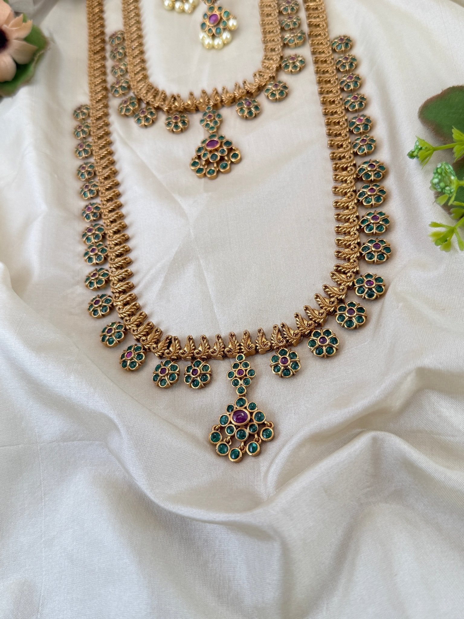 Luxurious Antique Pendant Semi Bridal Necklace Set 0875 - Mahilas