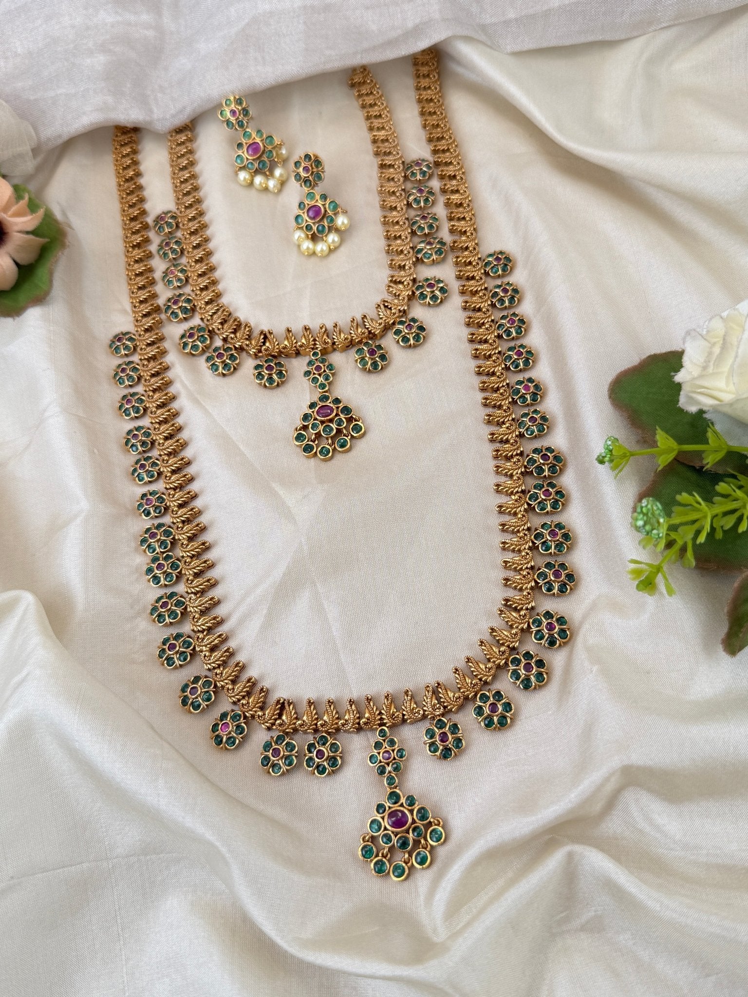 Luxurious Antique Pendant Semi Bridal Necklace Set 0875 - Mahilas