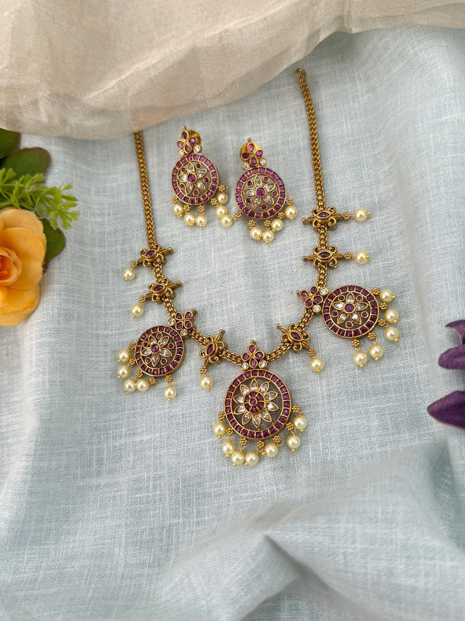 Luxurious Antique Pendant Short Necklace Set 0902 - Mahilas