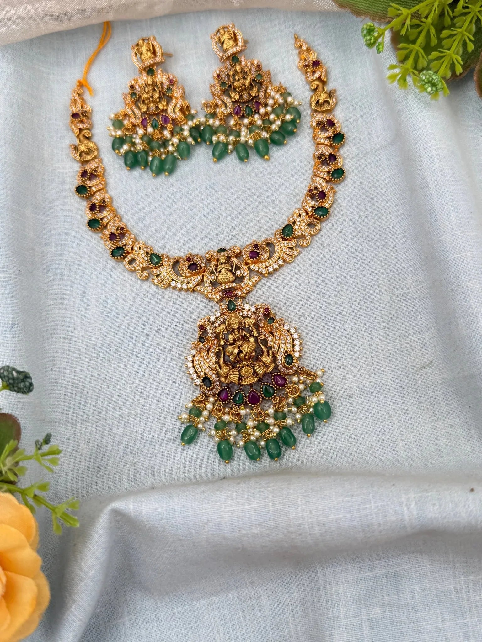 Luxurious Antique Short Lakshmi Stone Necklace Set 0160 - Mahilas