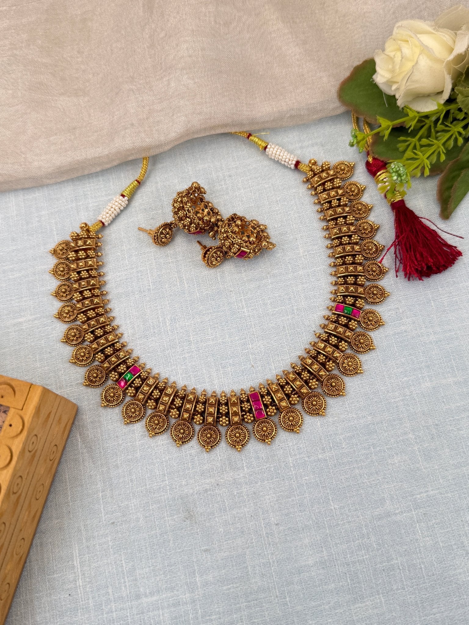 Luxurious Antique Short Necklace Set 0554 - Mahilas