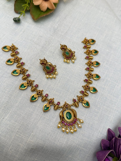 Luxurious Antique Short Necklace Set 610 - Mahilas
