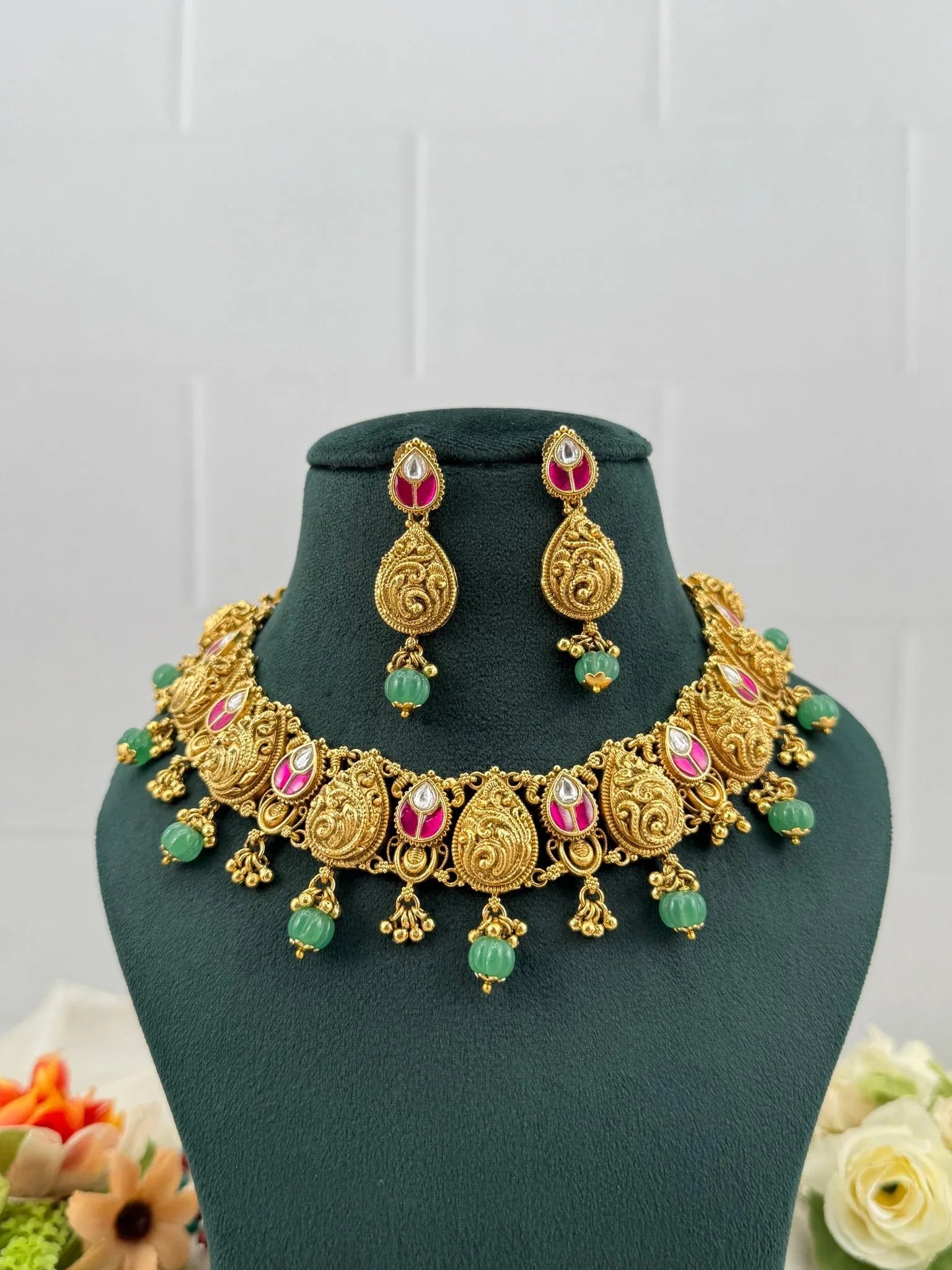 Luxurious Antique Short Necklace Set 611 - Mahilas