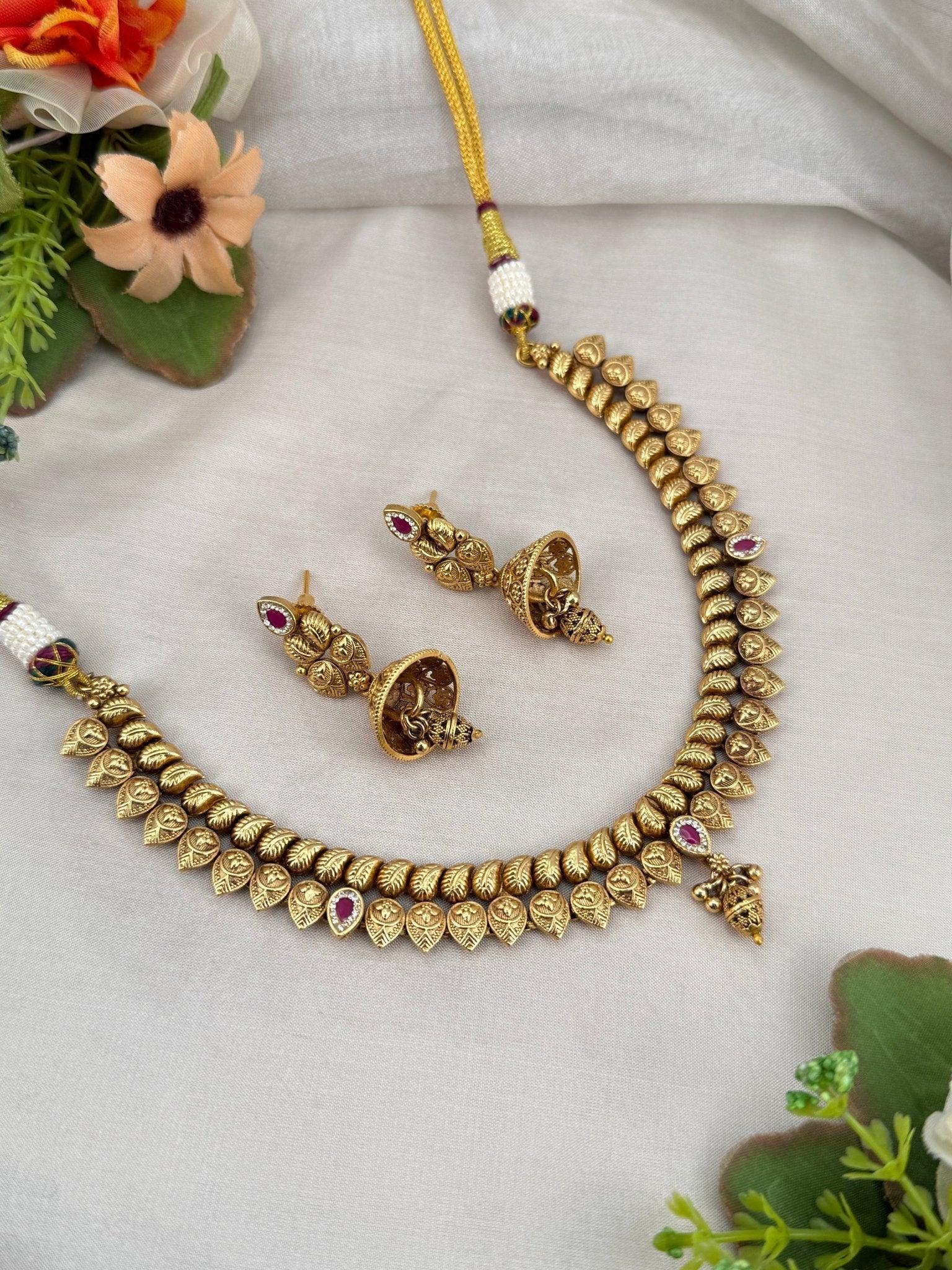 Luxurious Antique Short Necklace Set 614 - Mahilas