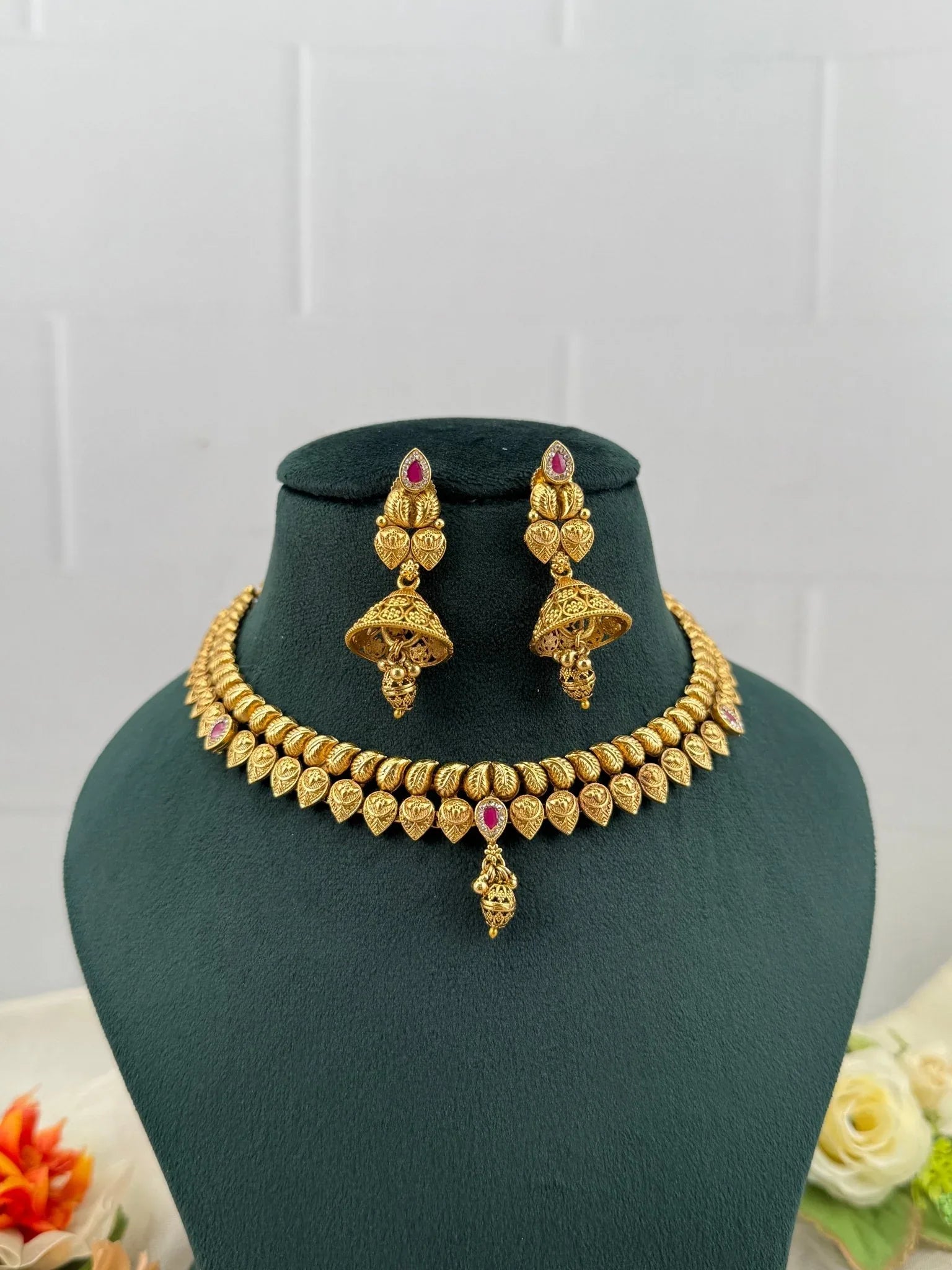 Luxurious Antique Short Necklace Set 614 - Mahilas