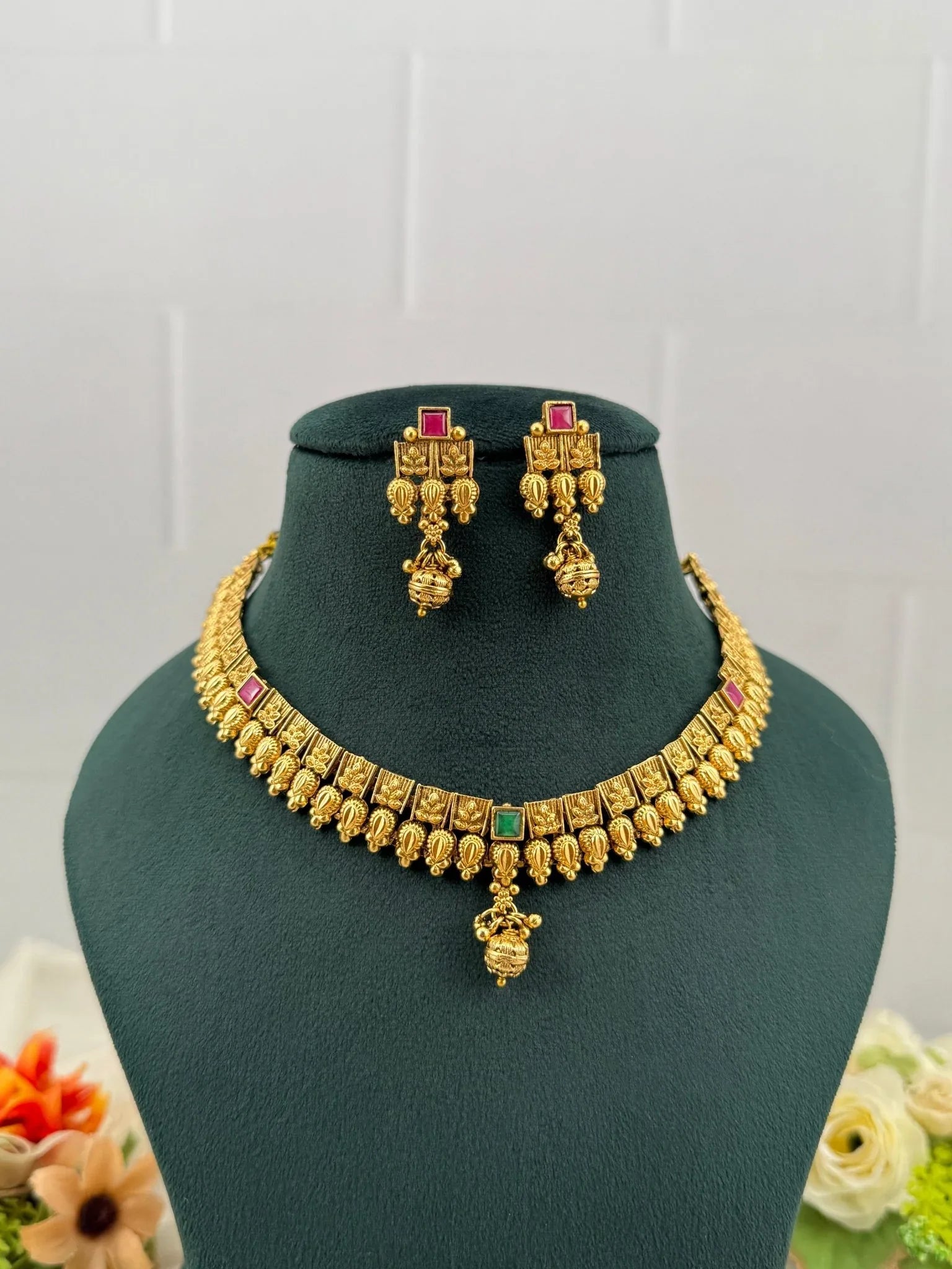Luxurious Antique Short Necklace Set 615 - Mahilas