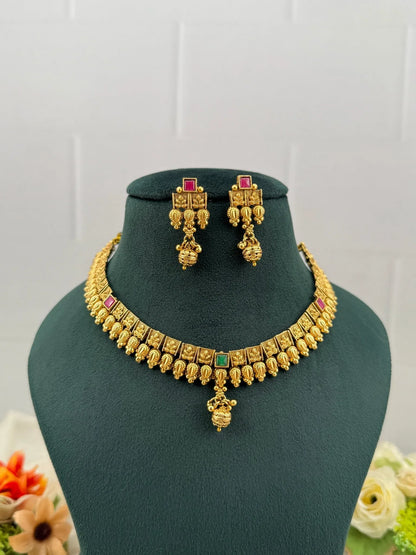 Luxurious Antique Short Necklace Set 615 - Mahilas