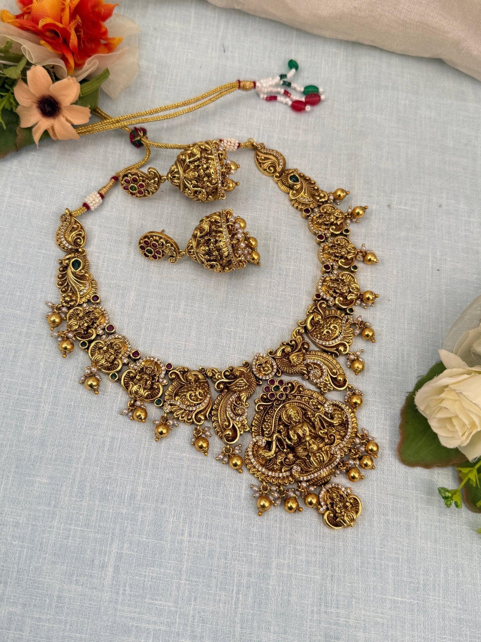 Luxurious Antique Short Necklace Set 807 - Mahilas