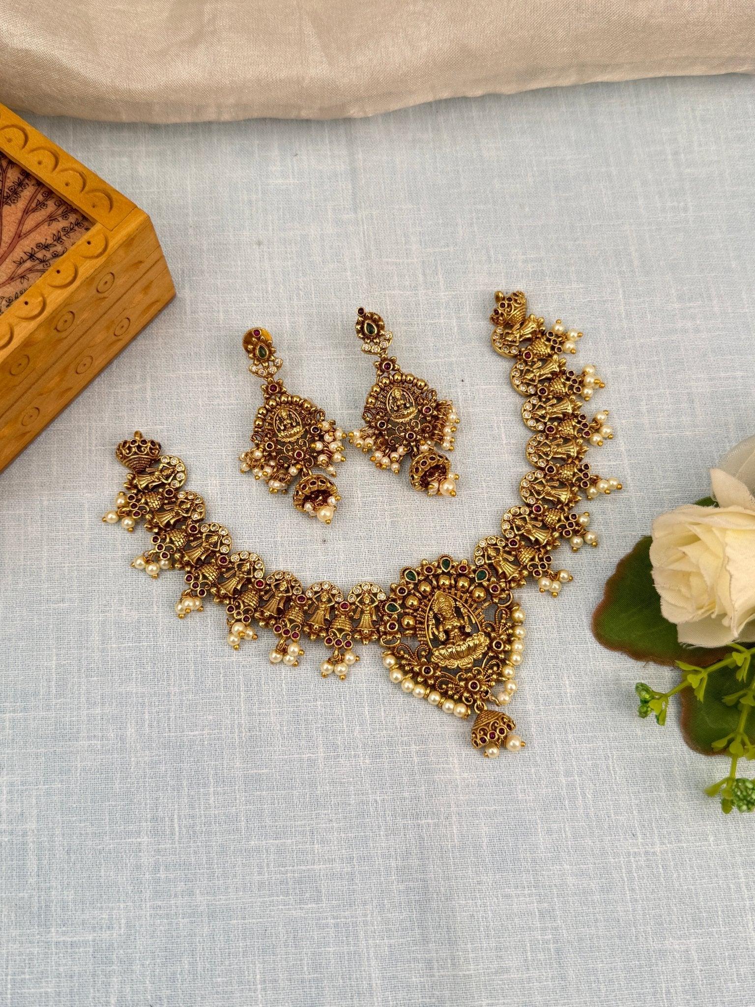 Luxurious Antique Short Necklace Set 824 - Mahilas