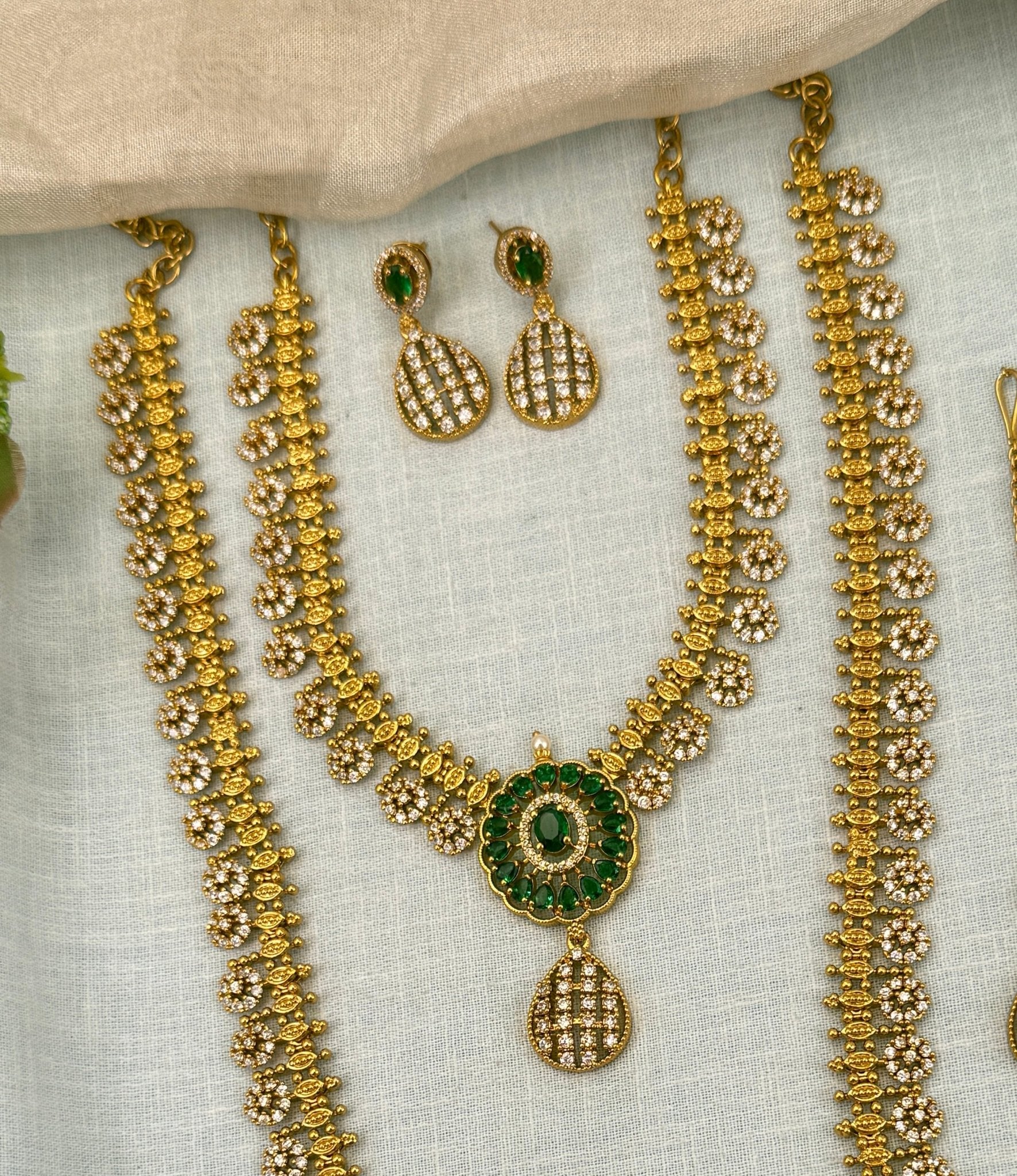 Luxurious Antique Stone Semi Bridal Necklace Set 0669 - Mahilas