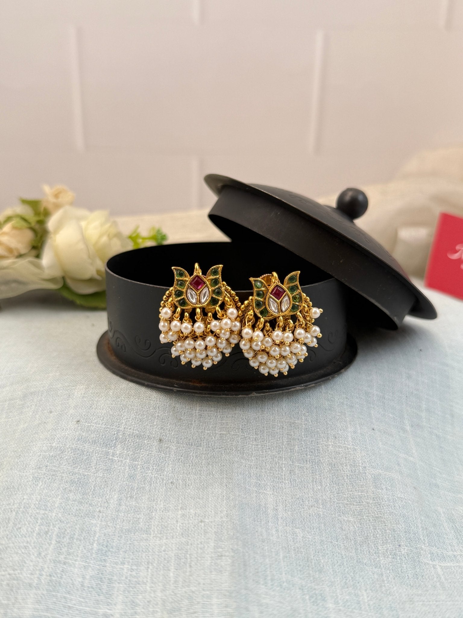 Luxurious Antique Stud Earrings 0573 - Mahilas
