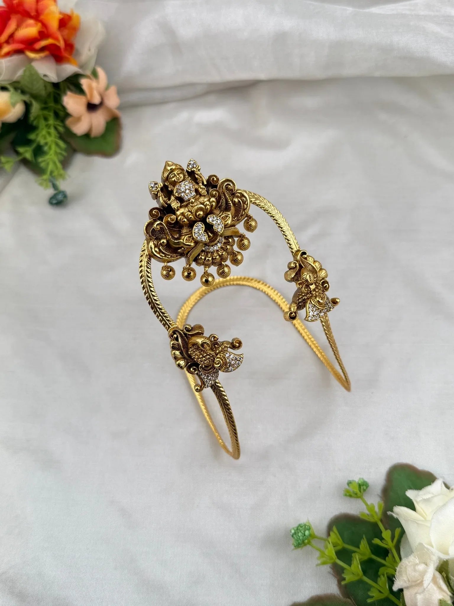 Luxurious Antique Vanki Bajubandh 4103 - Mahilas