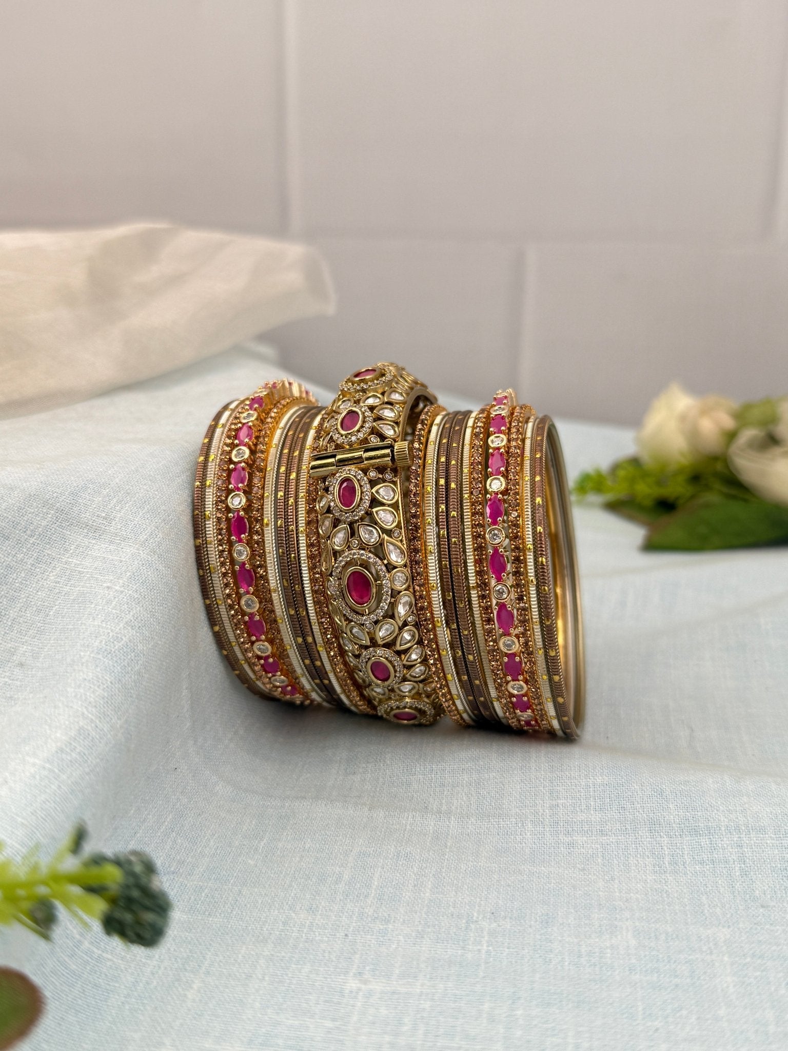 Luxurious Cream & Gold Kundan Bangle Set - 5217 - Mahilas