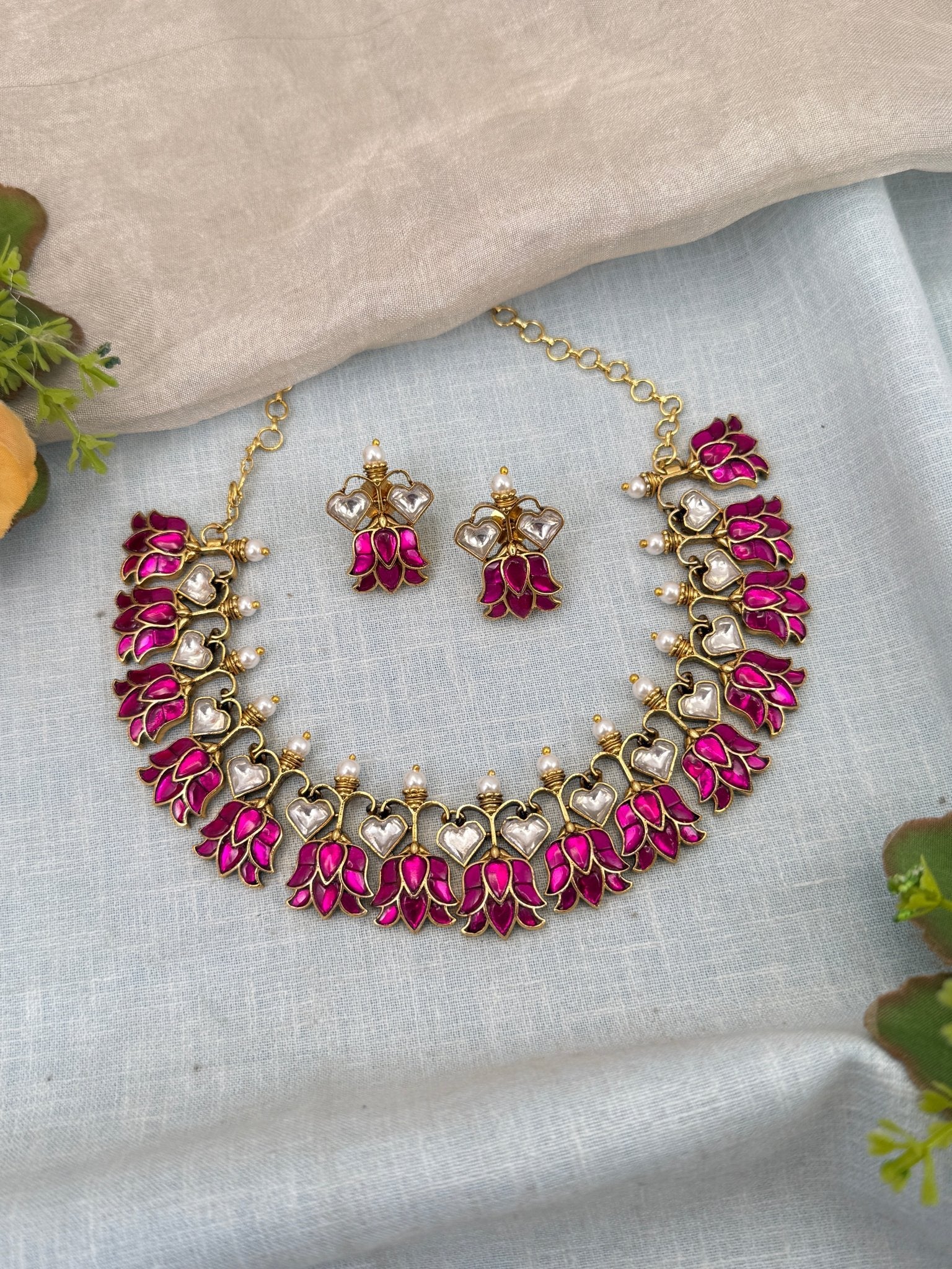 Luxurious Flowy Jadau Kundan Lotus Short Necklace Set 612 - Mahilas