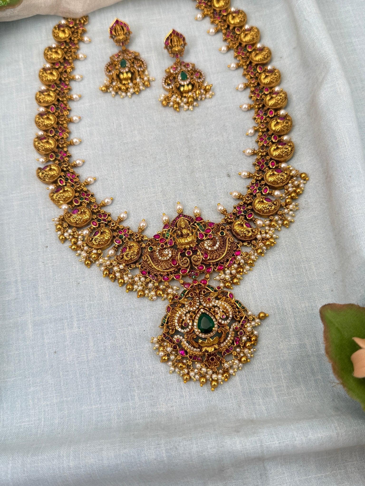 Luxurious Gold Like Antique Jadau Long Necklace Set 0451 - Mahilas