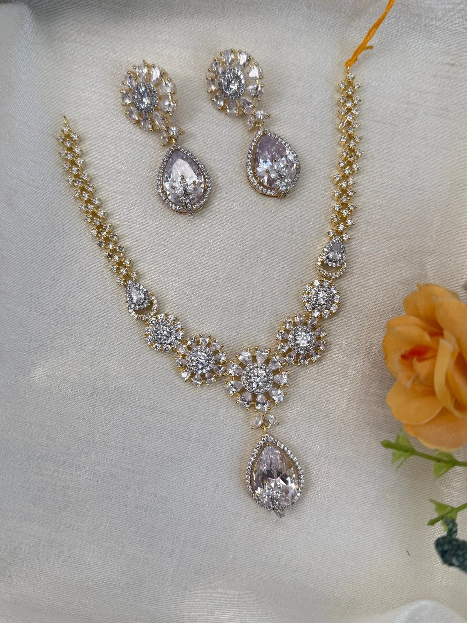 Luxurious Gold Stone Short Necklace Set 480 - Mahilas